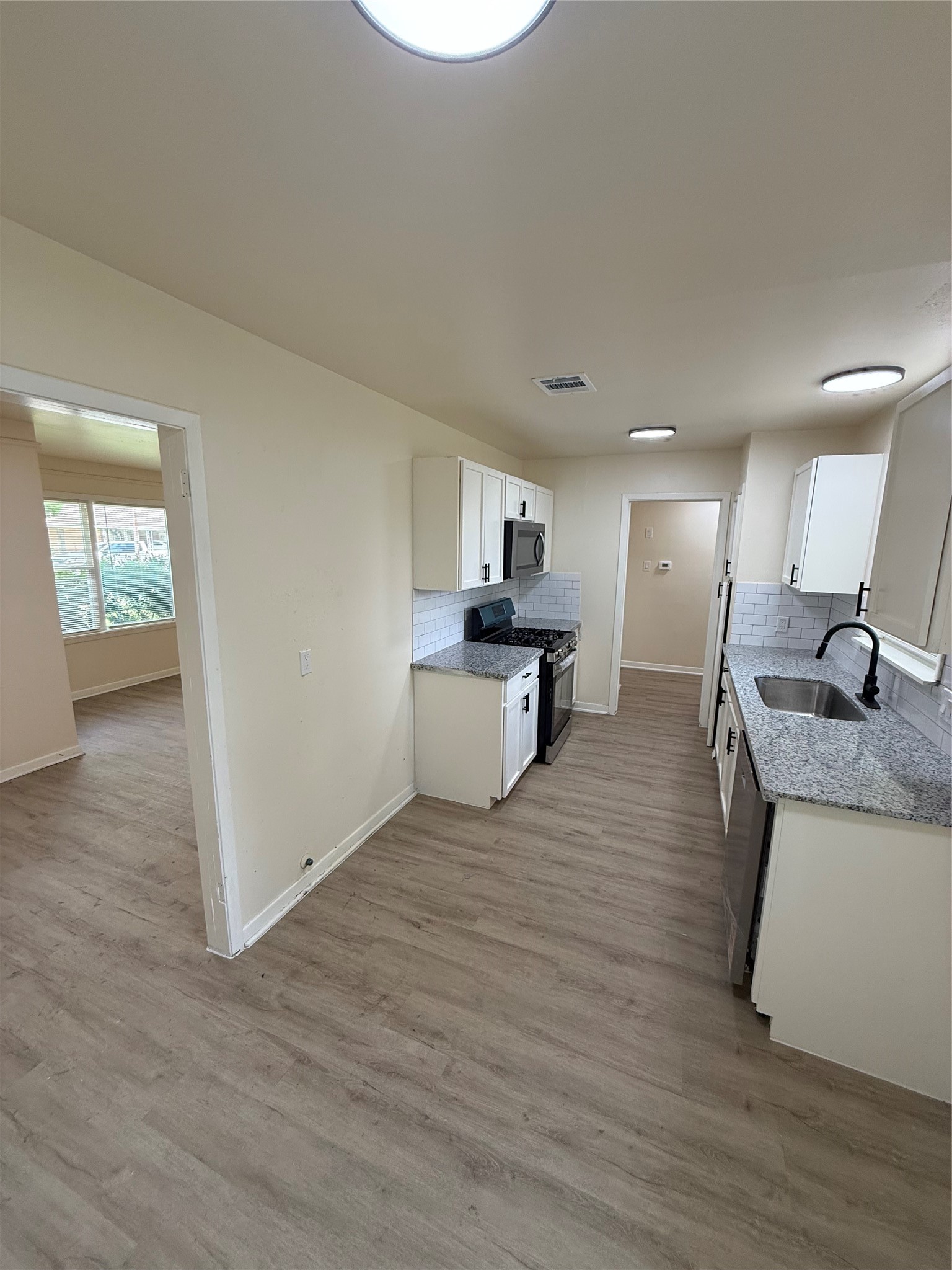 407 Midway Drive Property Photo 3