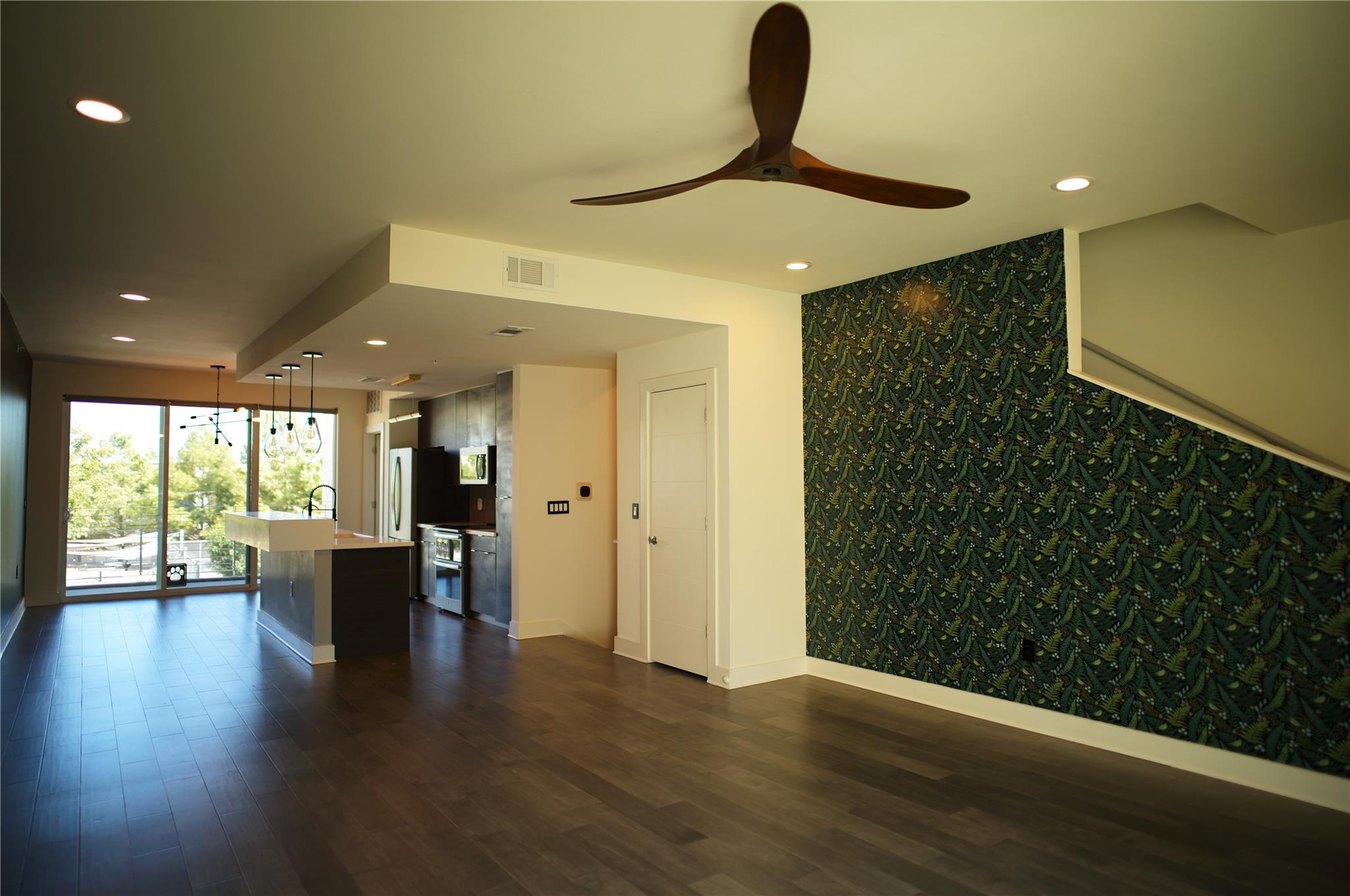 604 N Bluff Drive 248 Property Photo 5