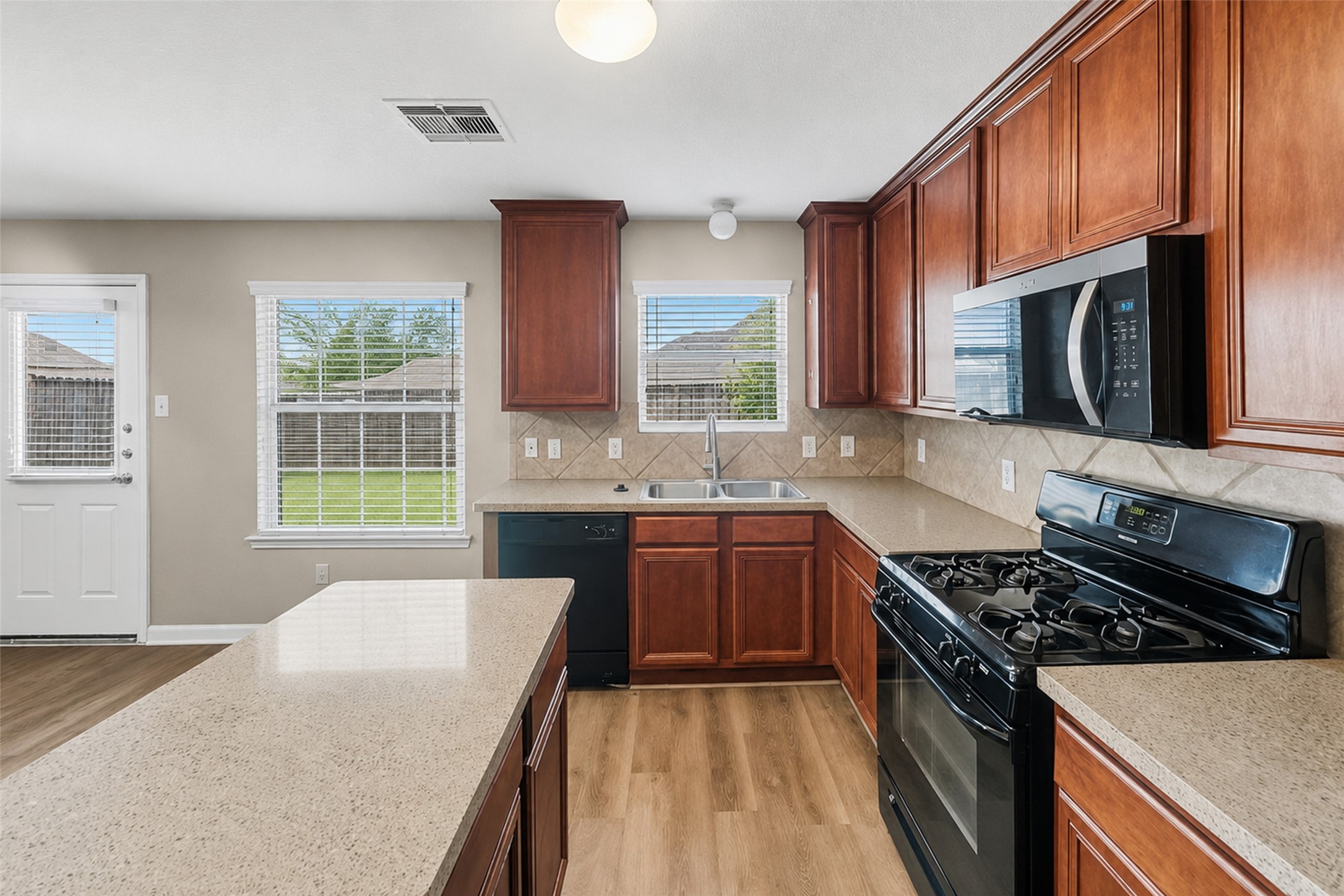 1711 Mickle Creek Drive Property Photo 2