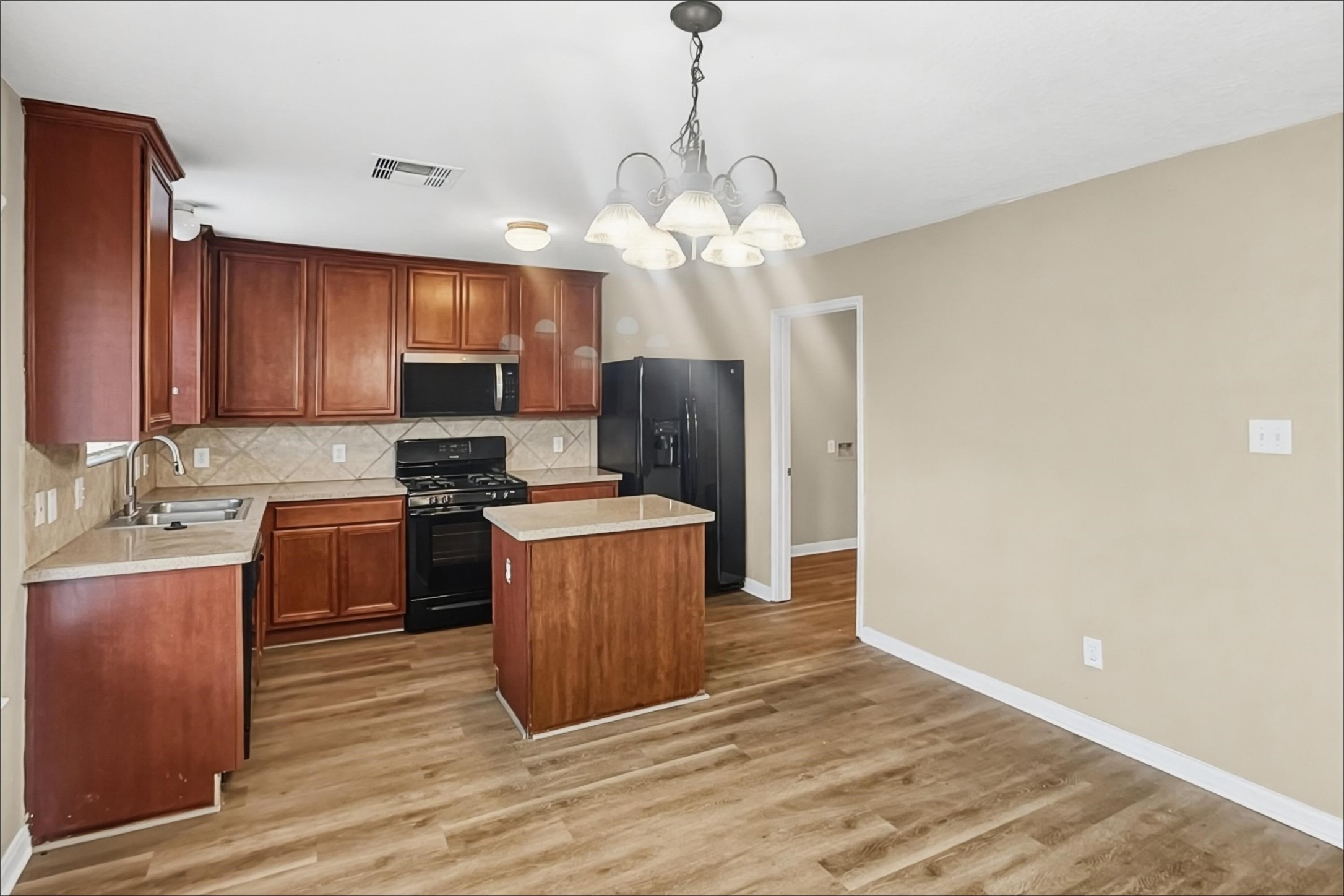 1711 Mickle Creek Drive Property Photo 3