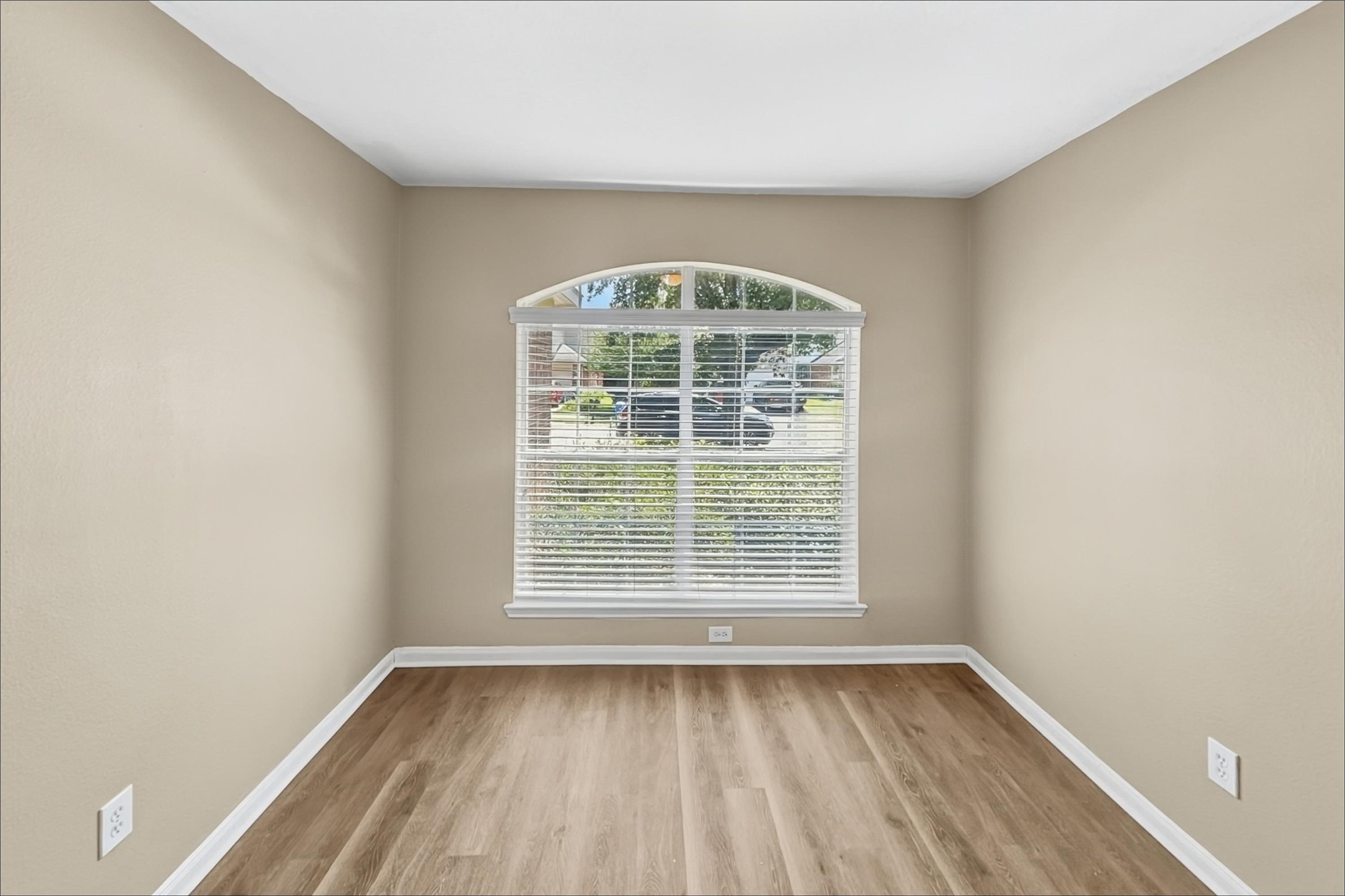 1711 Mickle Creek Drive Property Photo 6