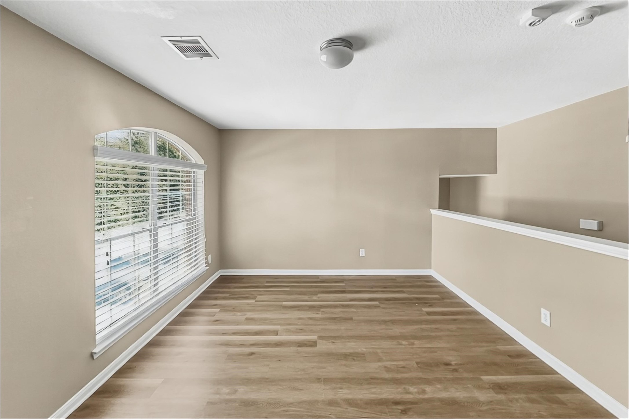 1711 Mickle Creek Drive Property Photo 8
