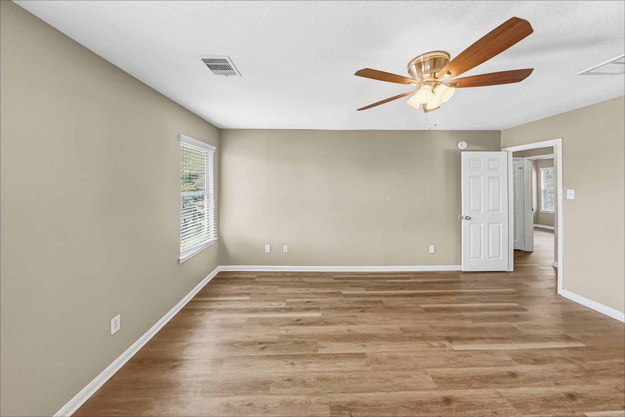 1711 Mickle Creek Drive Property Photo 10