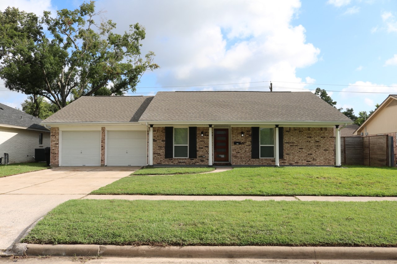 2427 Droxford Drive Property Photo 1