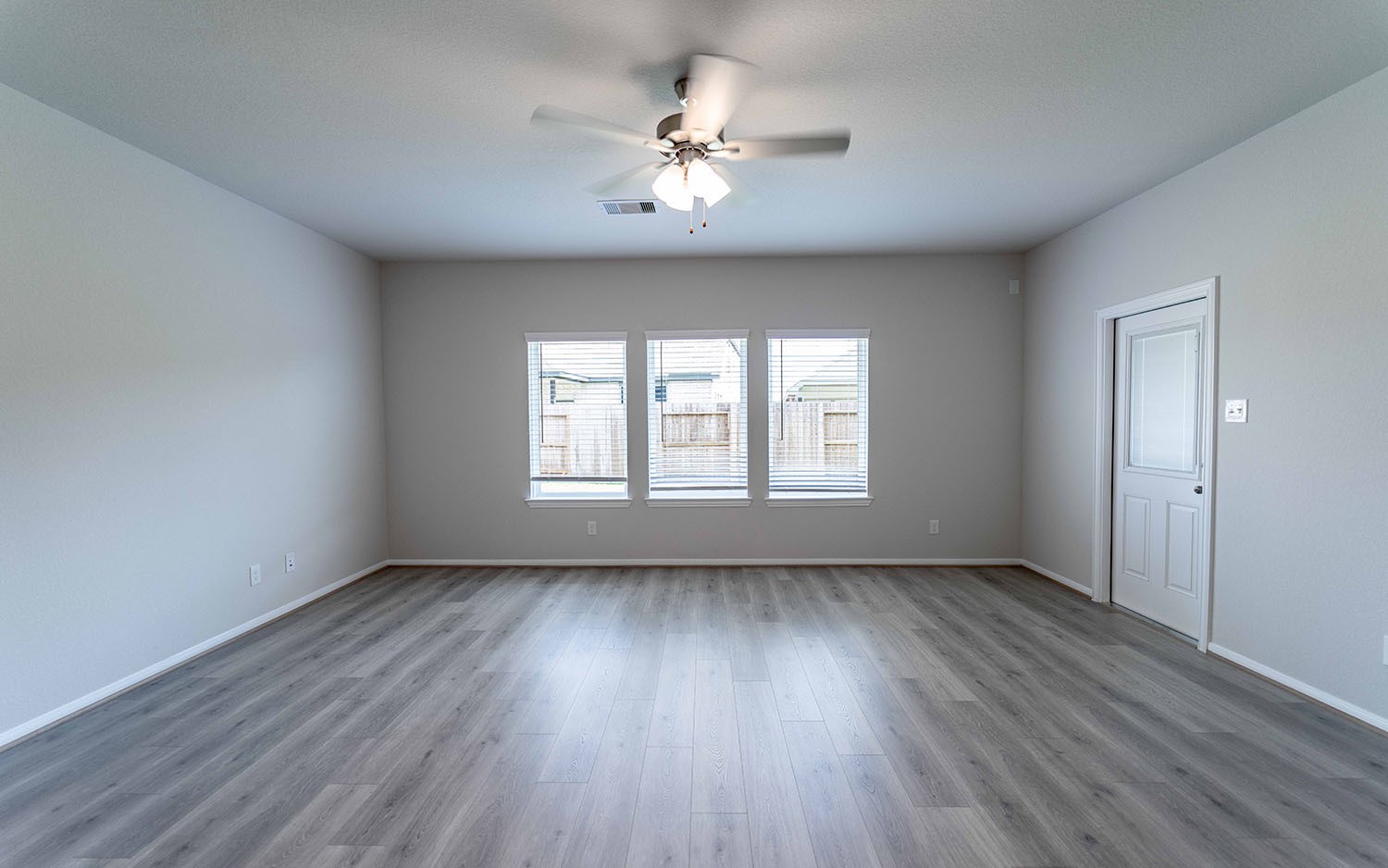 22215 Nissi Beach Drive Property Photo 9