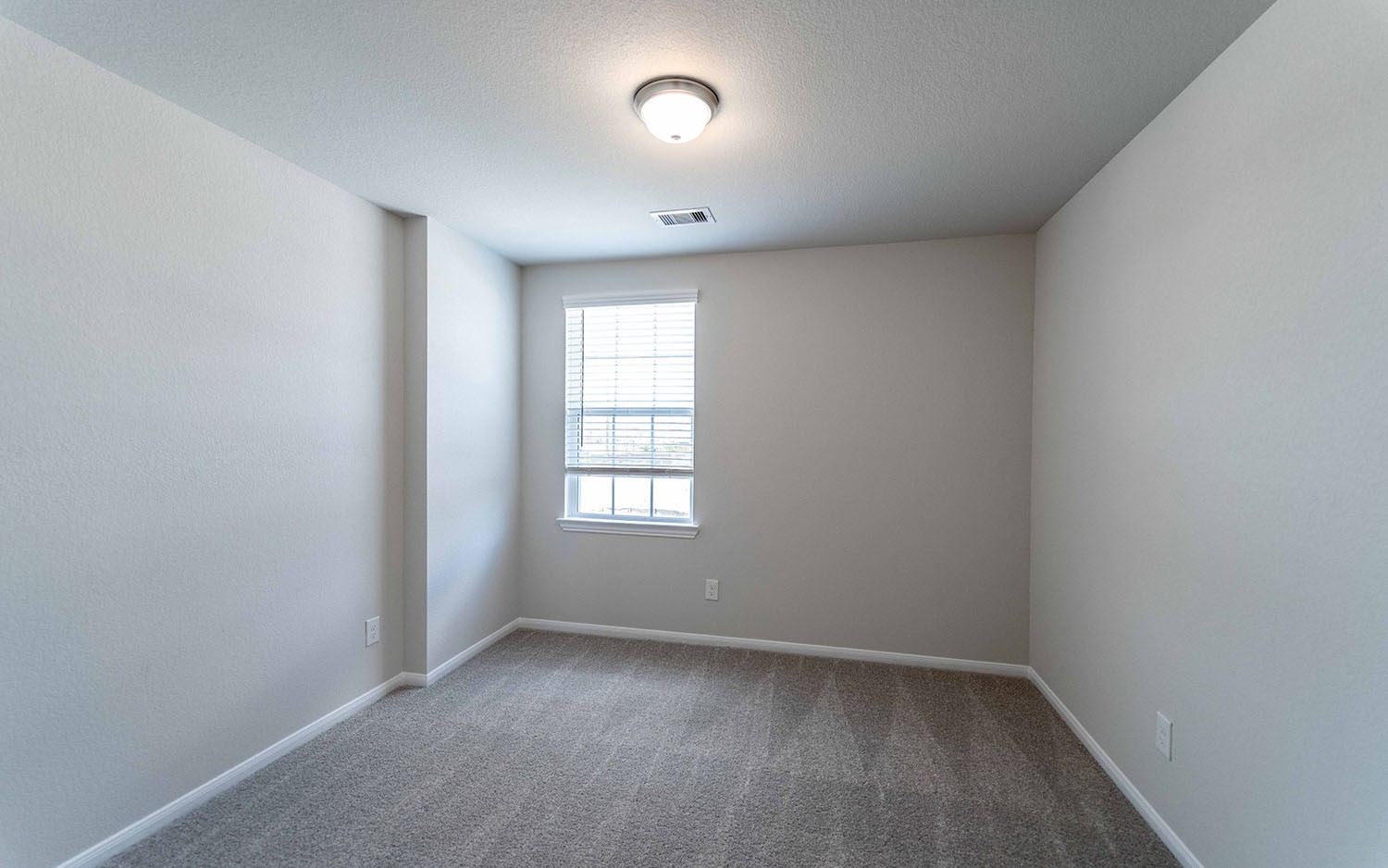 22215 Nissi Beach Drive Property Photo 14