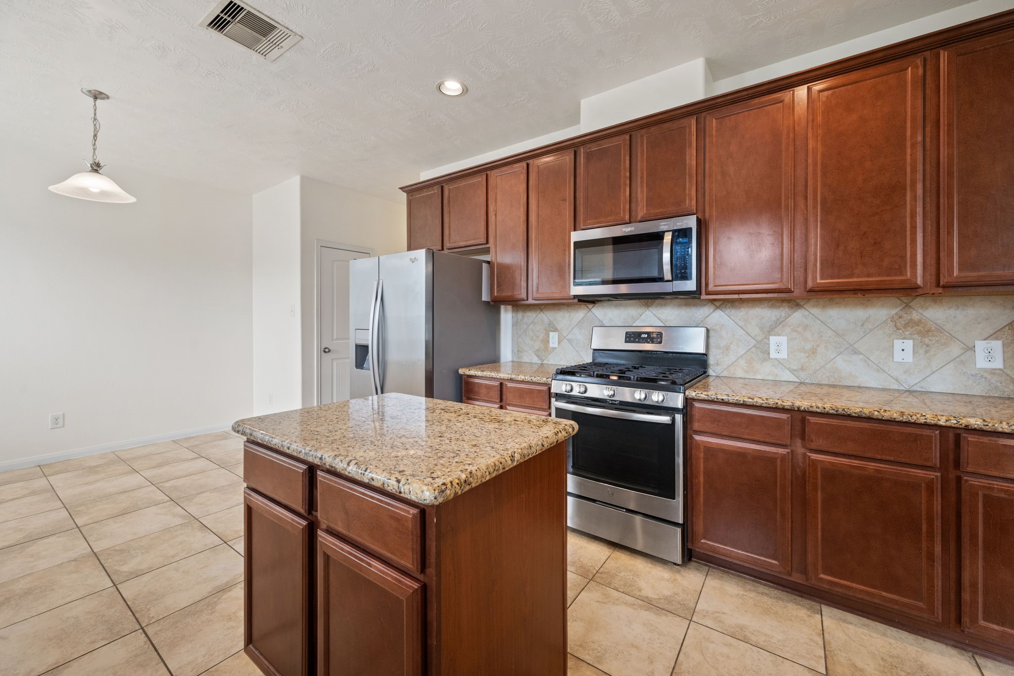 24135 Mckinzie Ridge Property Photo 8