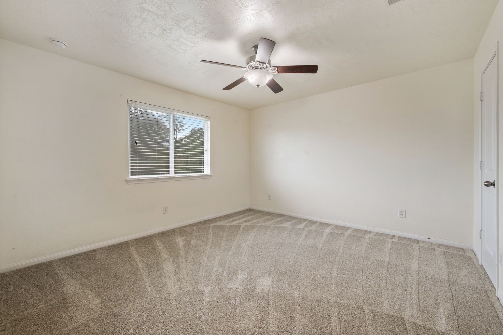 24135 Mckinzie Ridge Property Photo 14