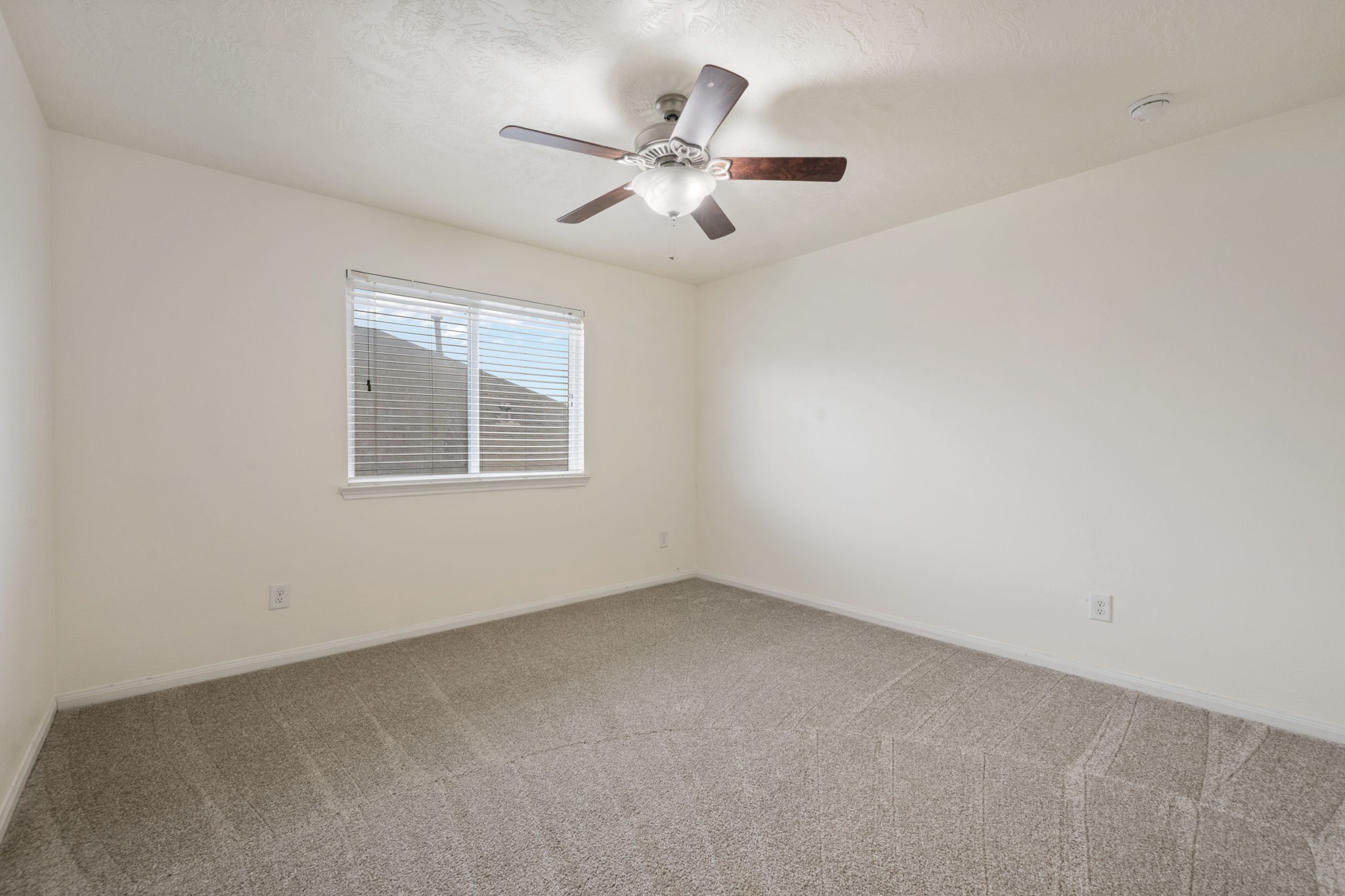 24135 Mckinzie Ridge Property Photo 16