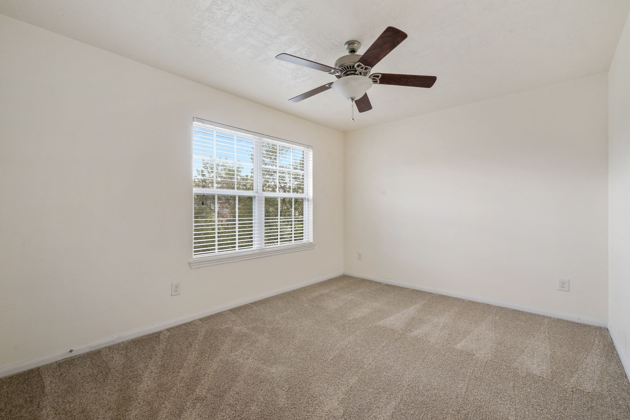 24135 Mckinzie Ridge Property Photo 18