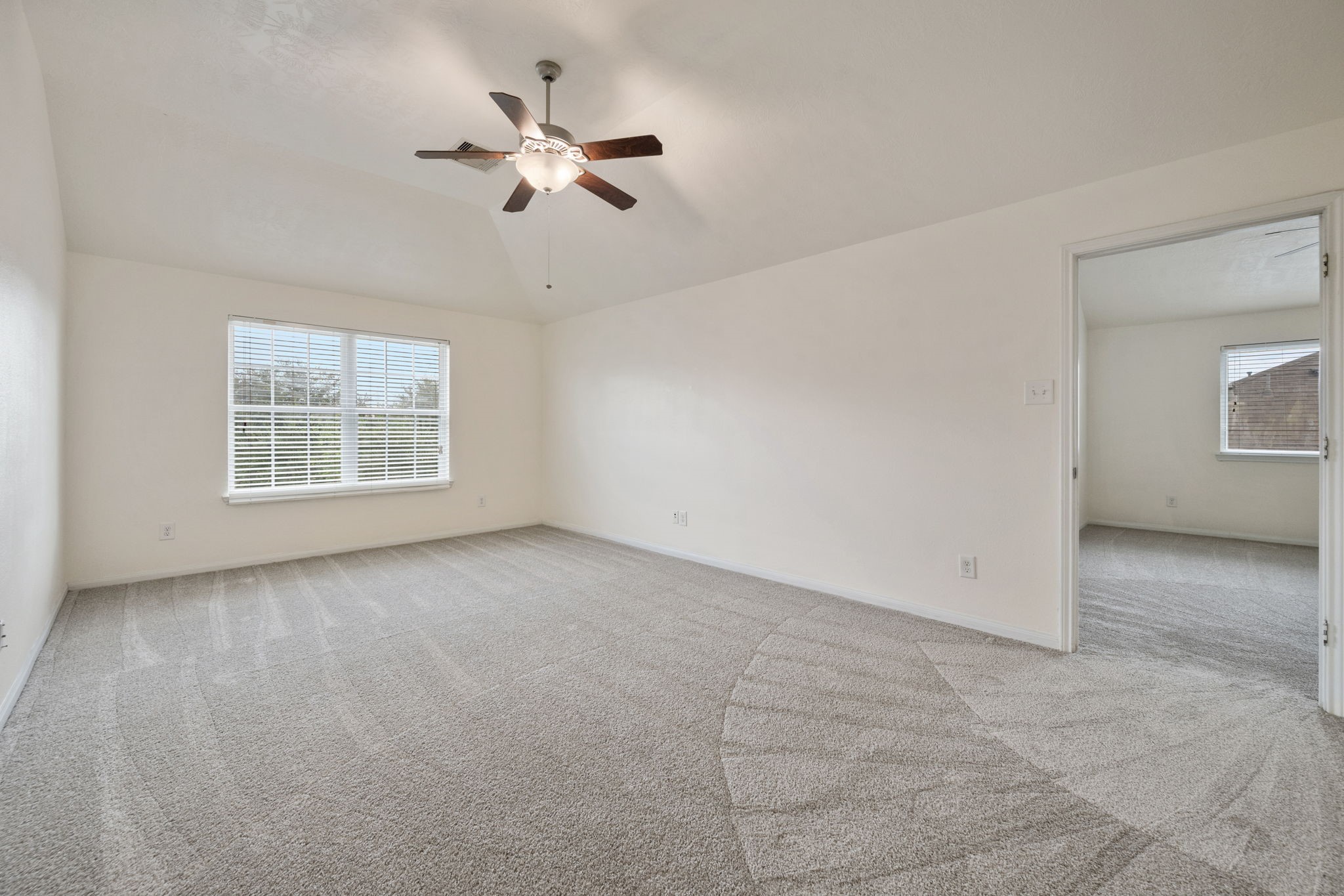 24135 Mckinzie Ridge Property Photo 20