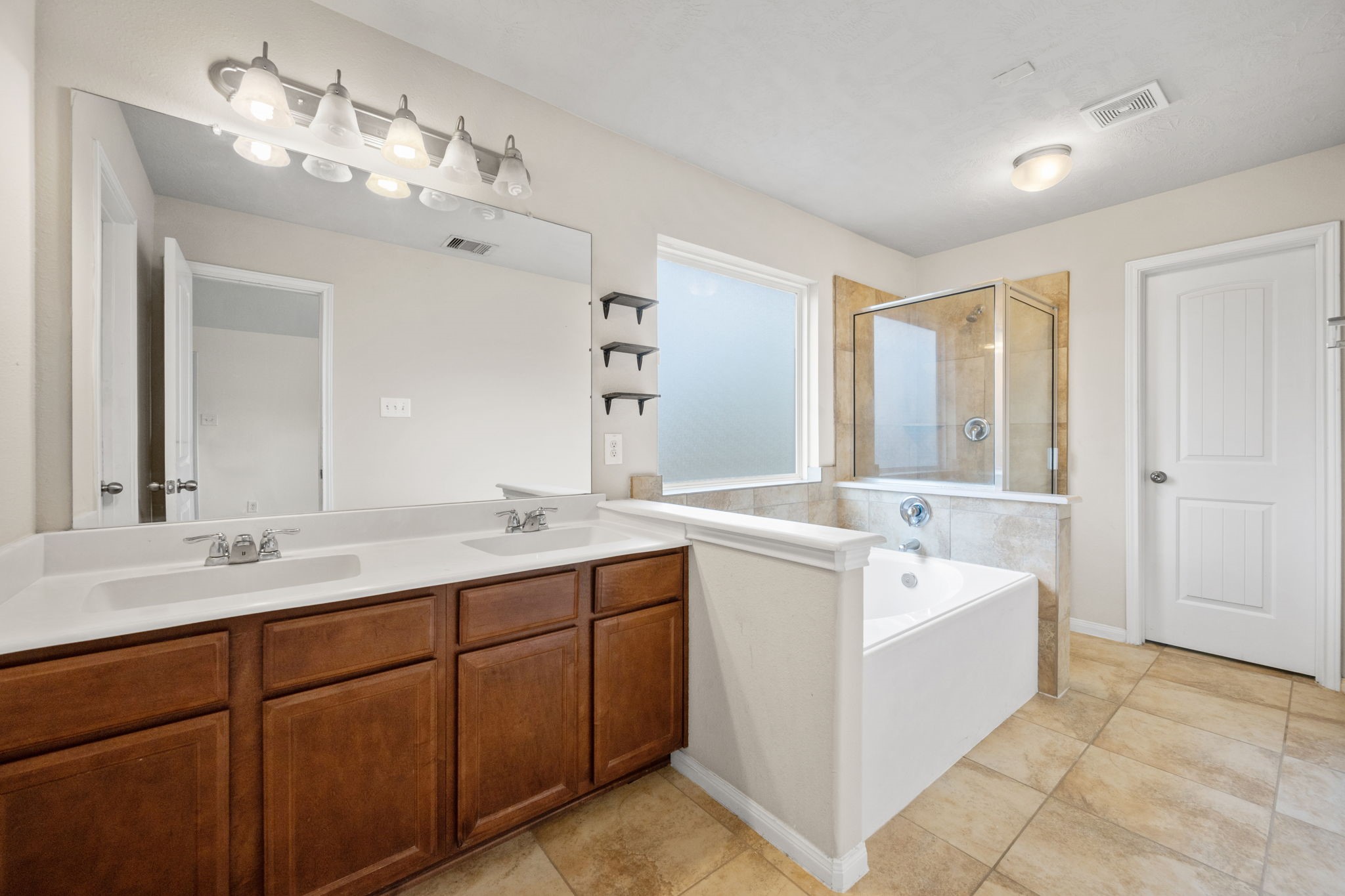 24135 Mckinzie Ridge Property Photo 22