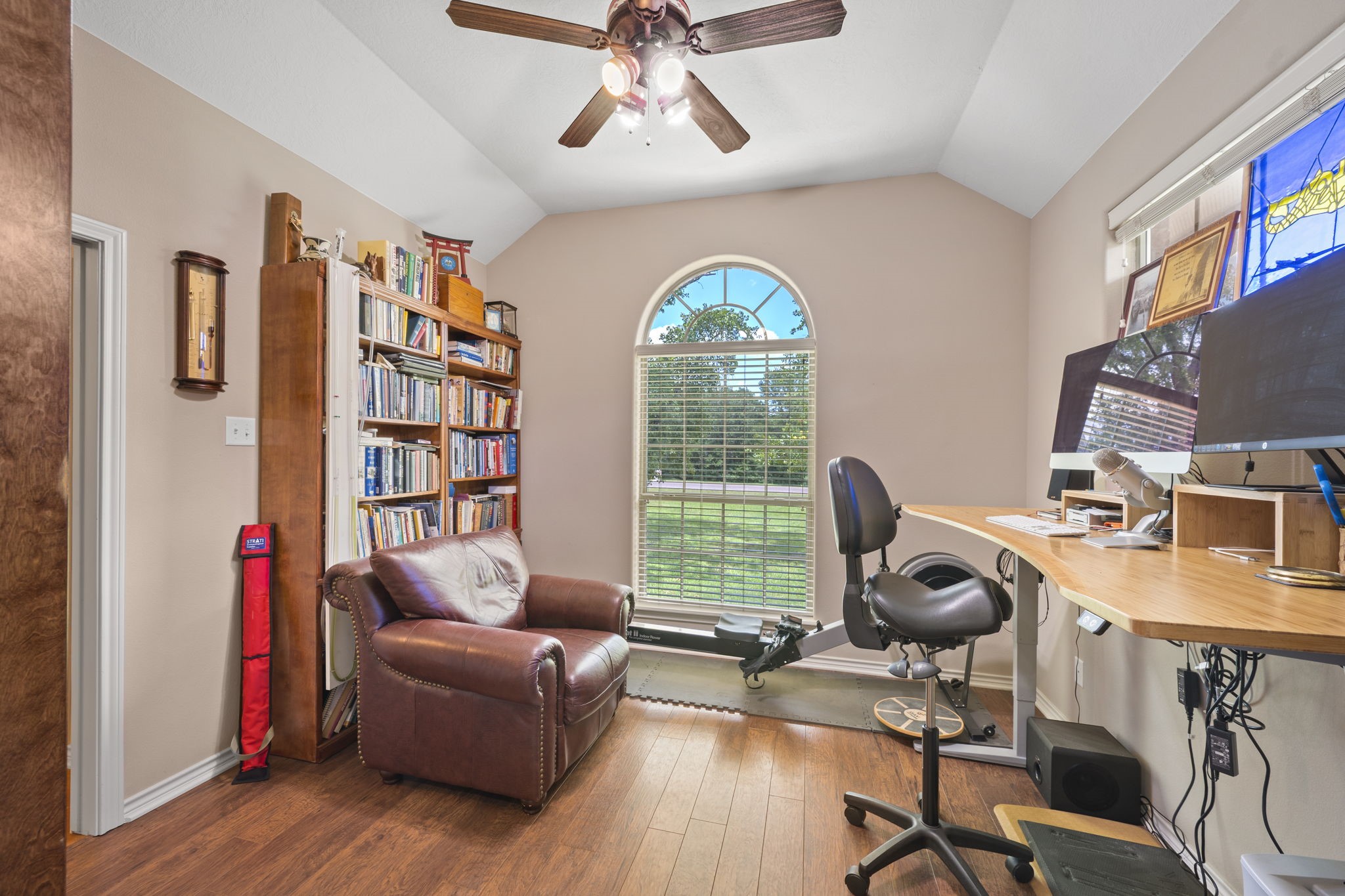 4960 Drake Drive Property Photo 4