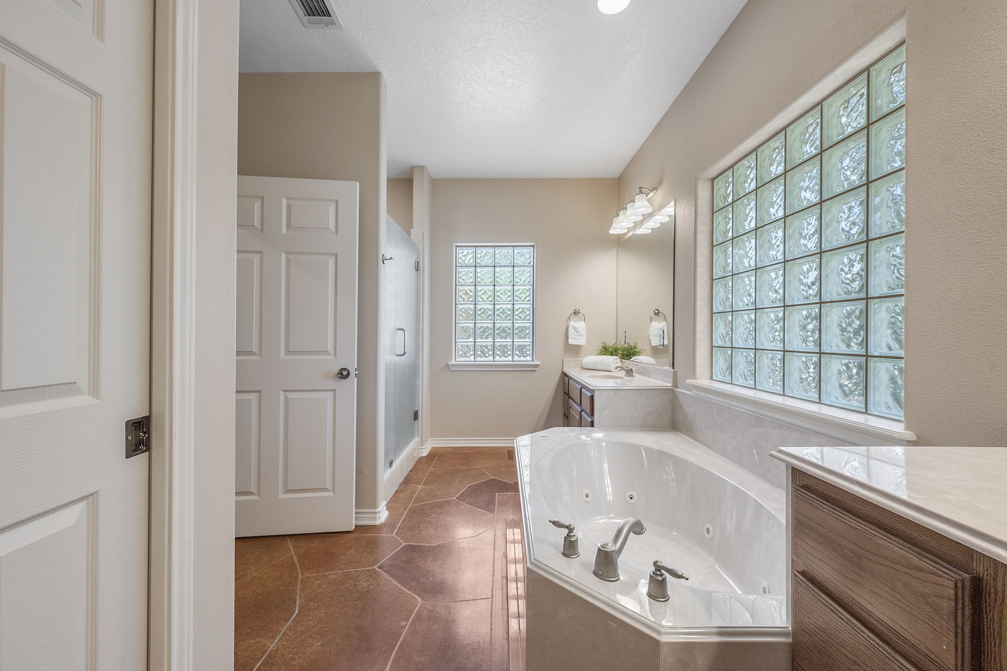 4960 Drake Drive Property Photo 18