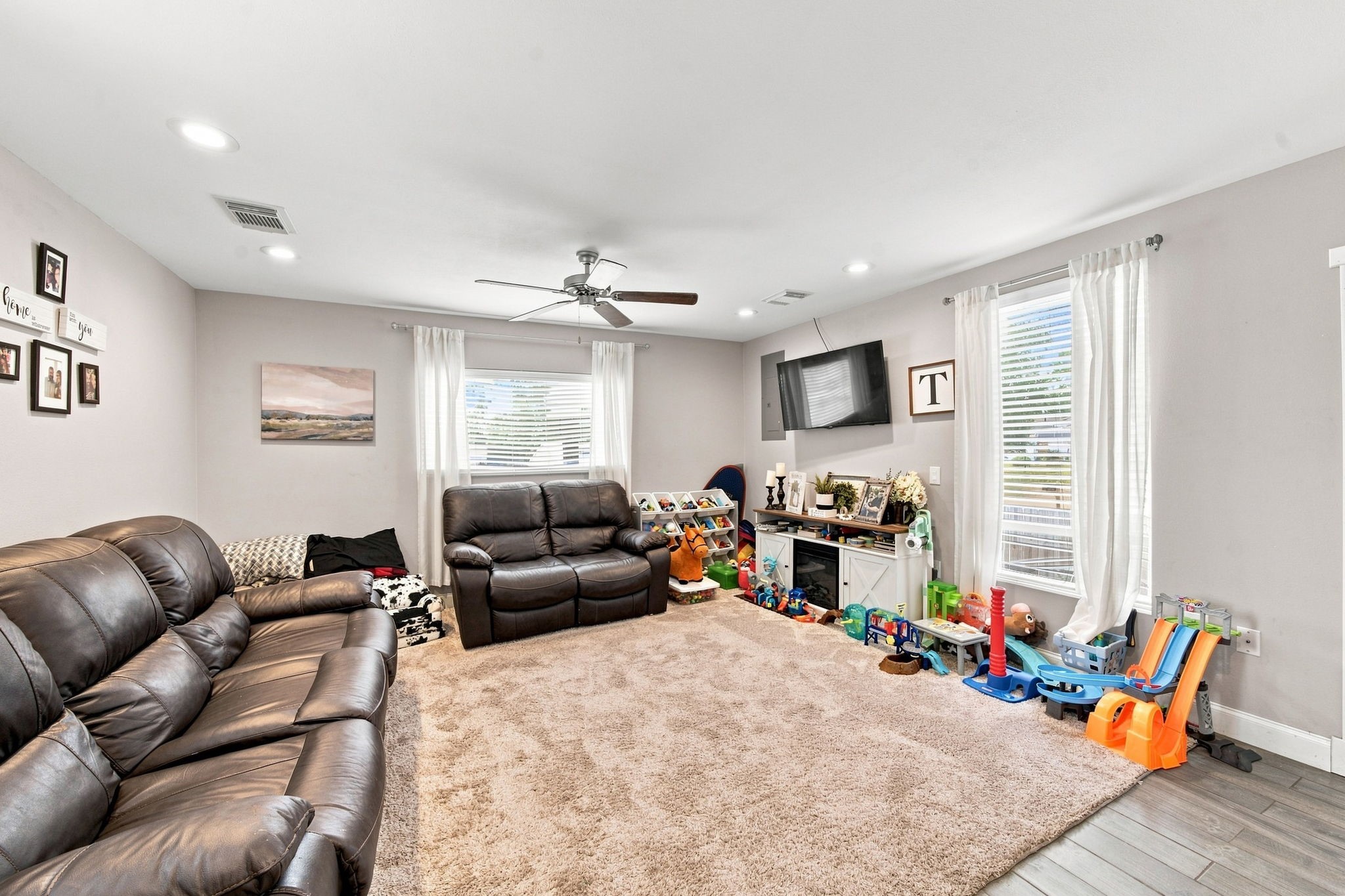 16714 E Forrestal Property Photo 3