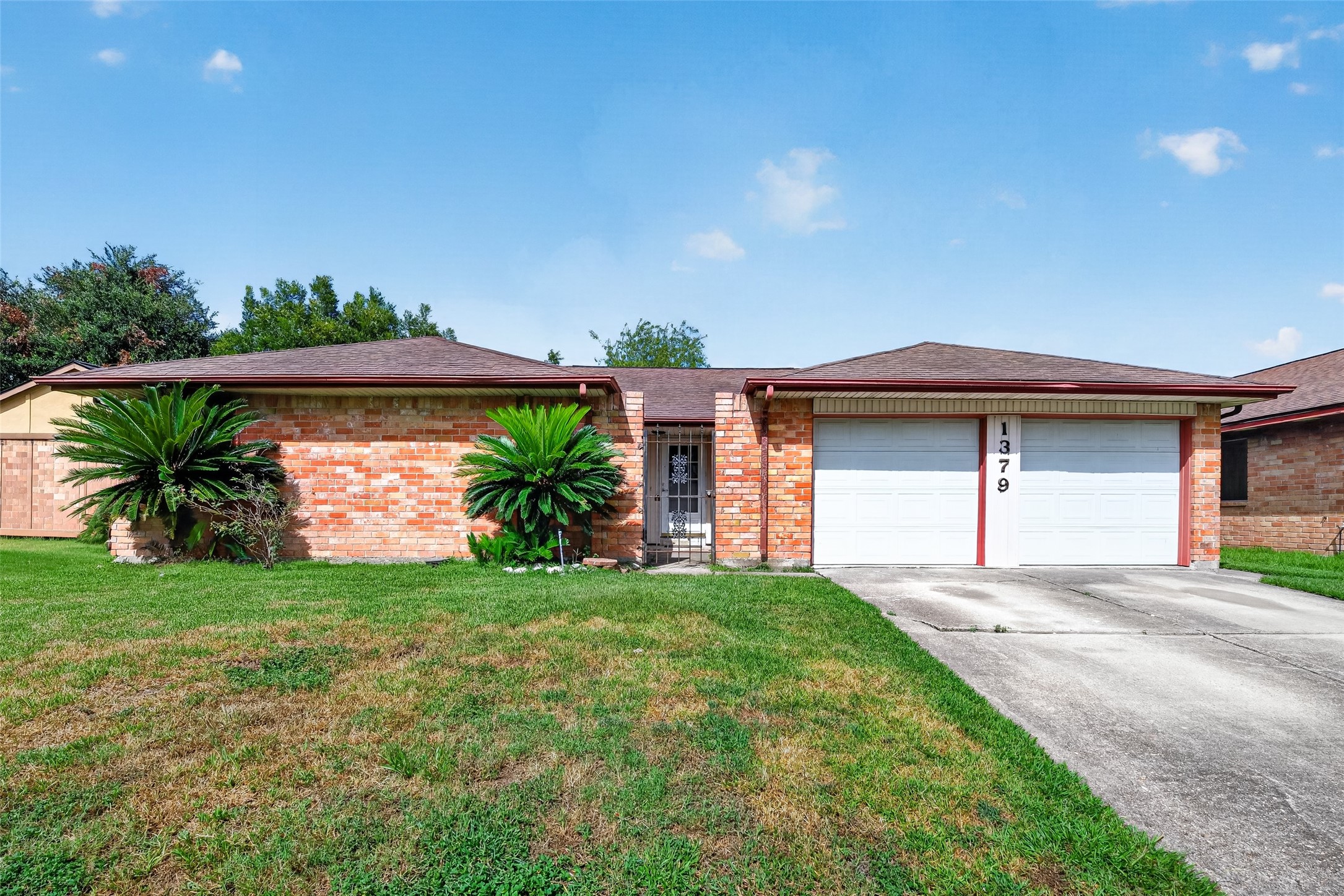 1379 Wrotham Lane Property Photo 1