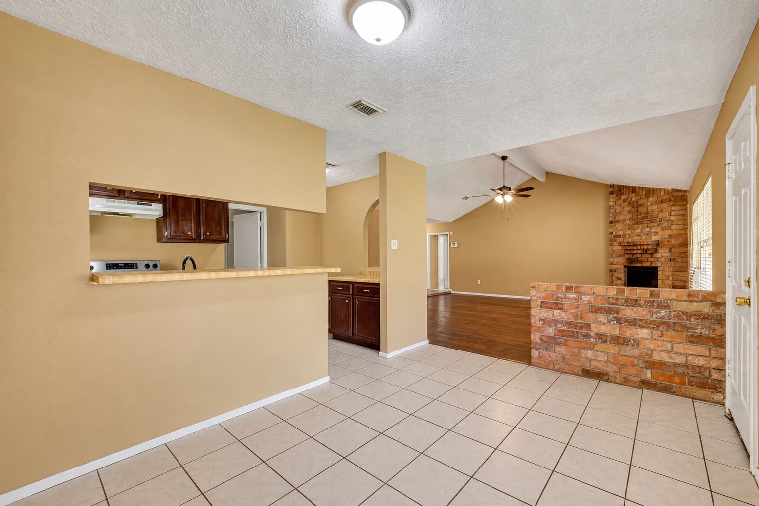 1379 Wrotham Lane Property Photo 9