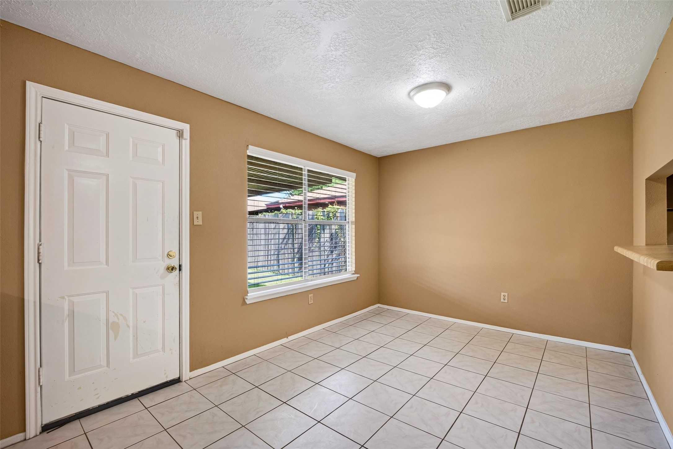 1379 Wrotham Lane Property Photo 10