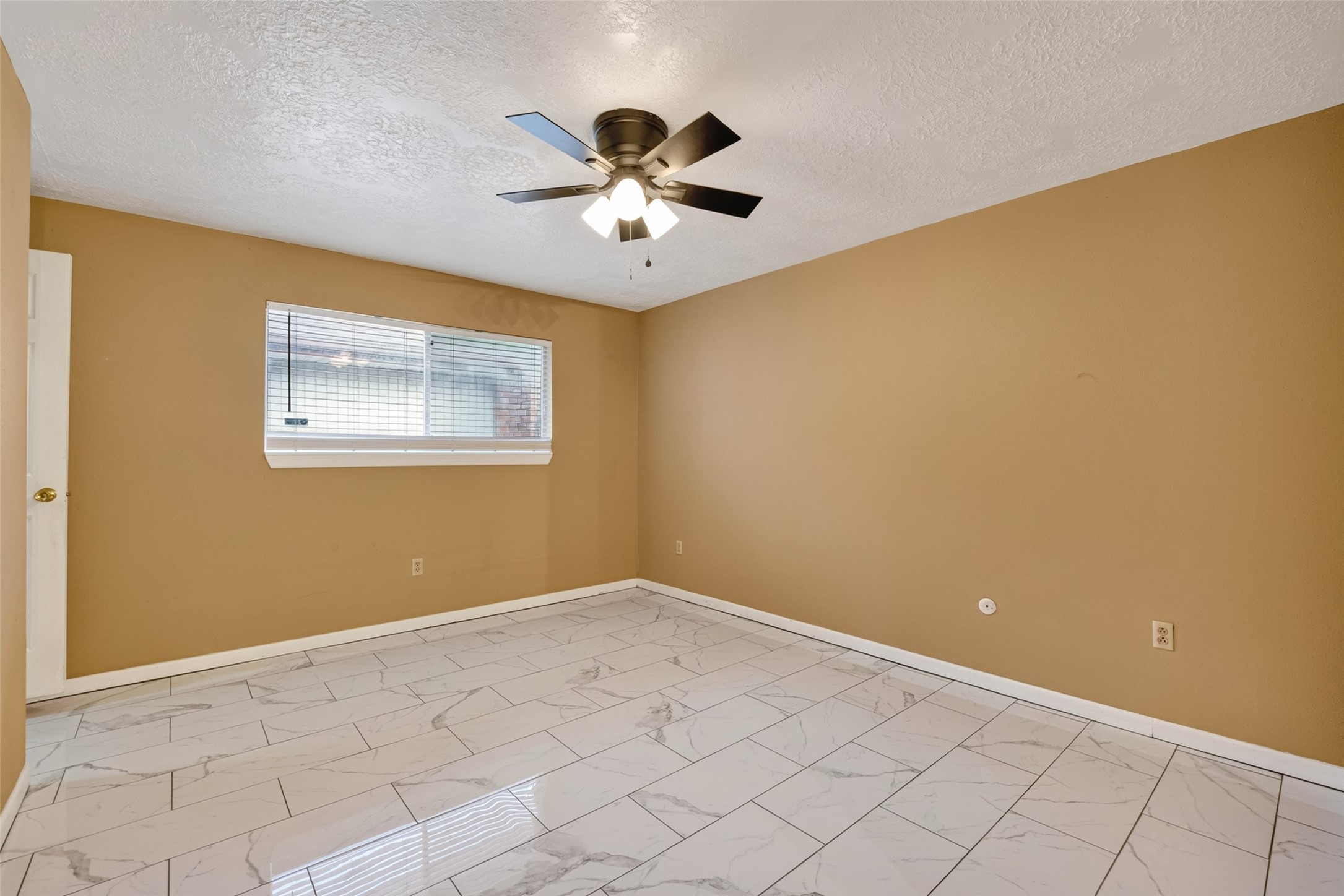 1379 Wrotham Lane Property Photo 17