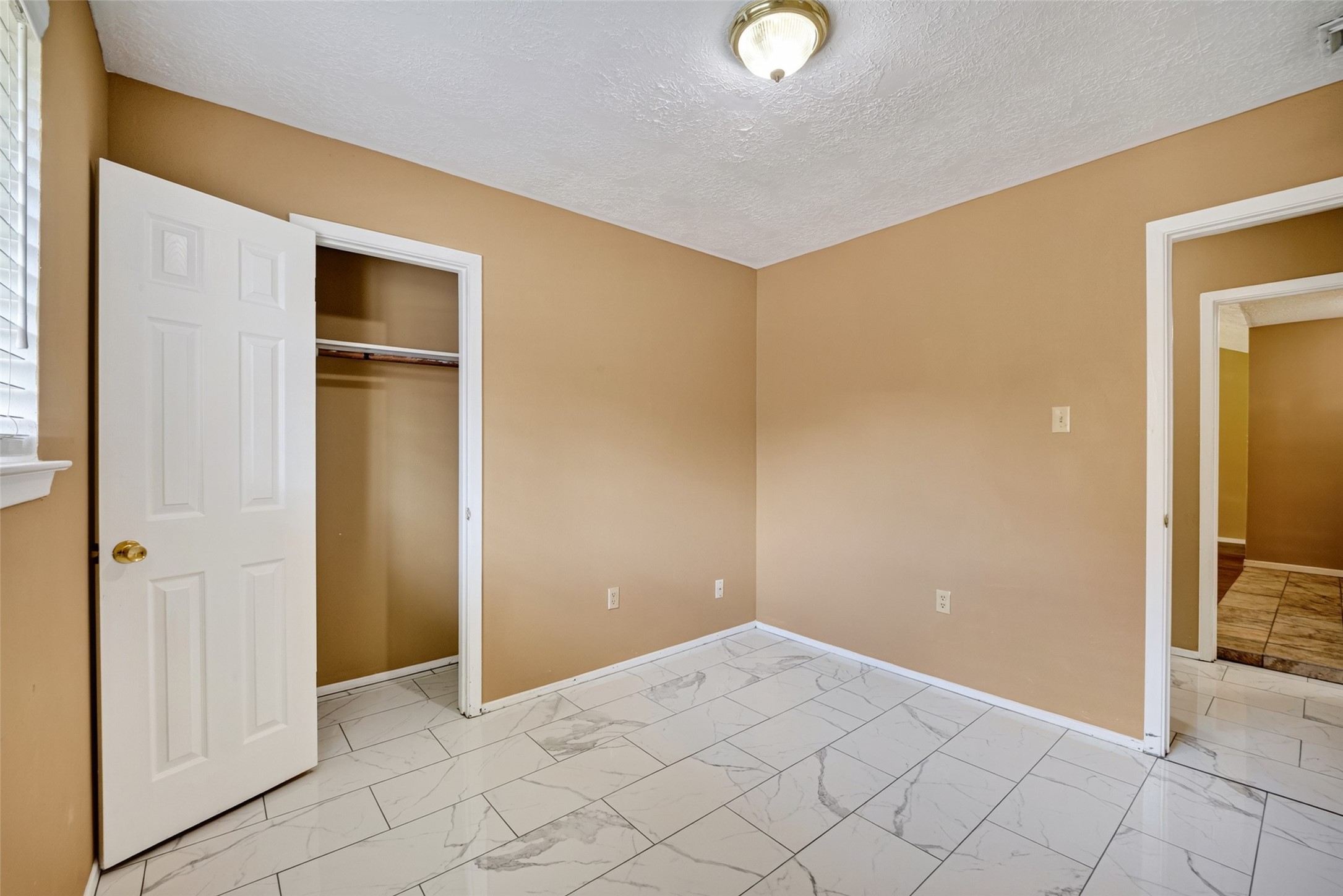 1379 Wrotham Lane Property Photo 20