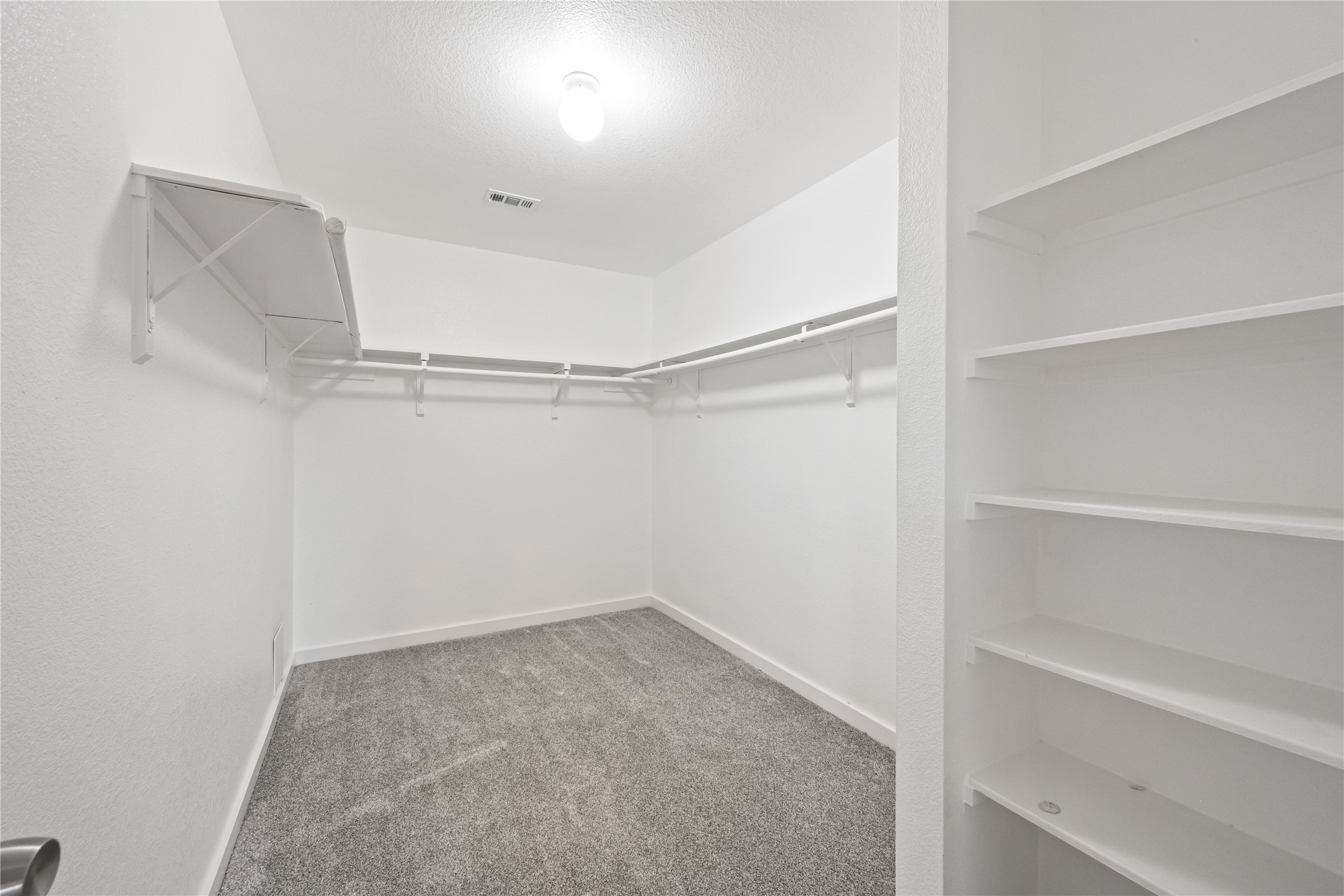 9226 Macmillan Lane Property Photo 13