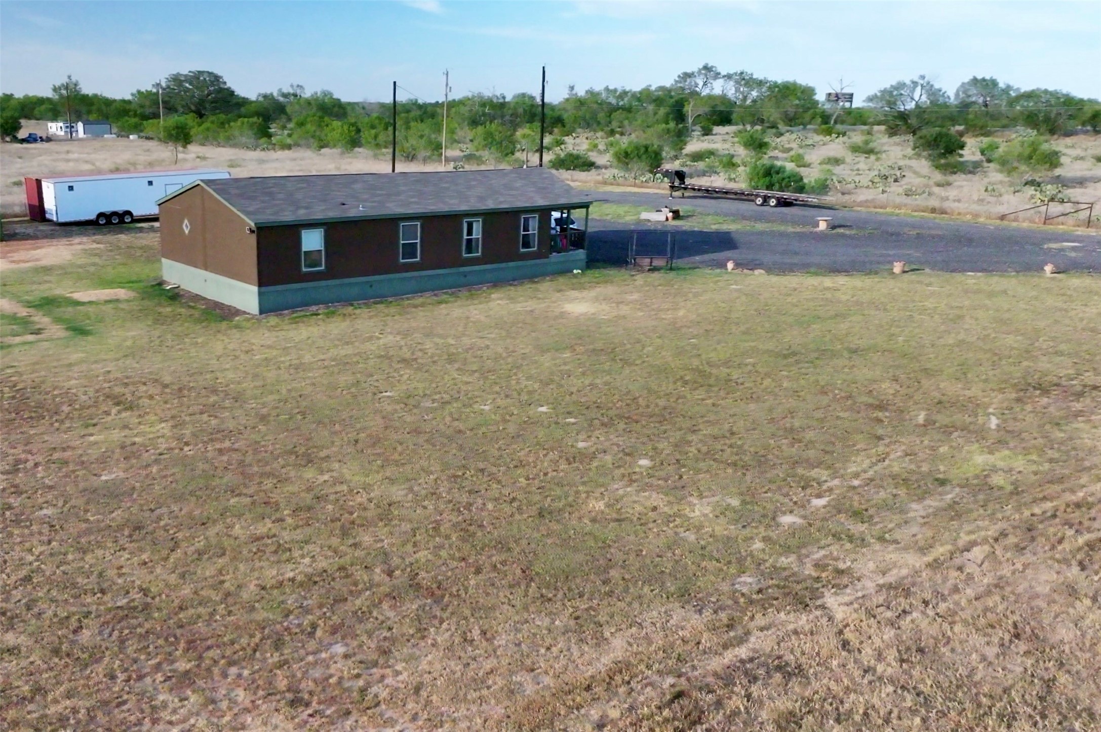14951 I-35 N Property Photo 6