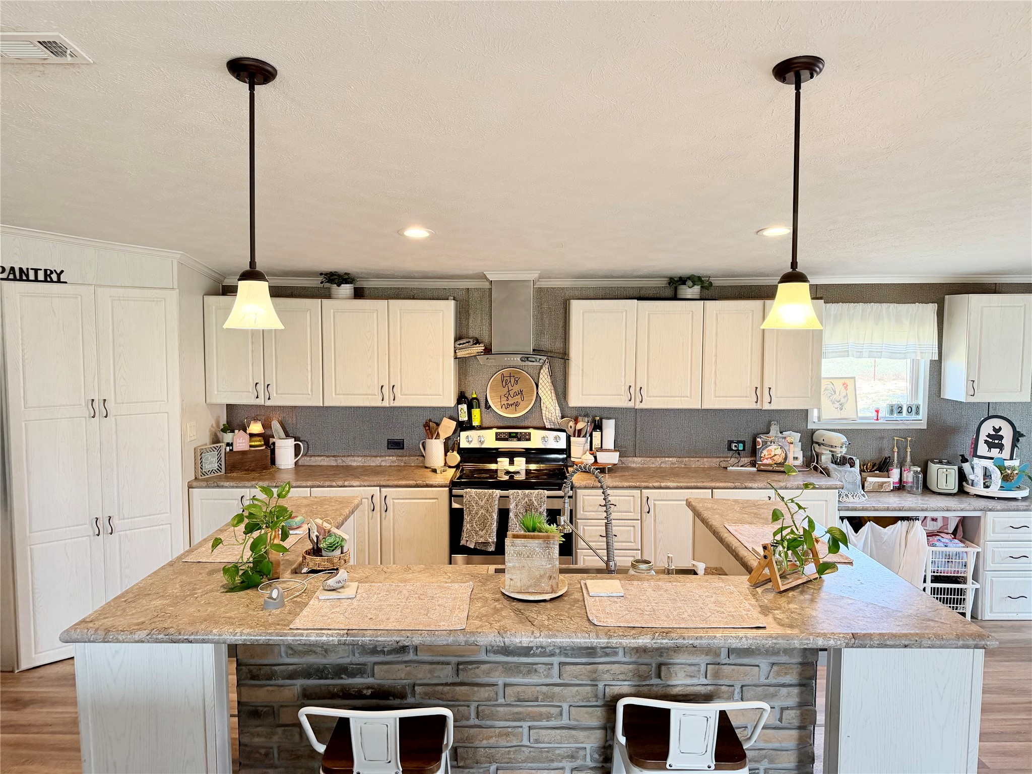 14951 I-35 N Property Photo 8