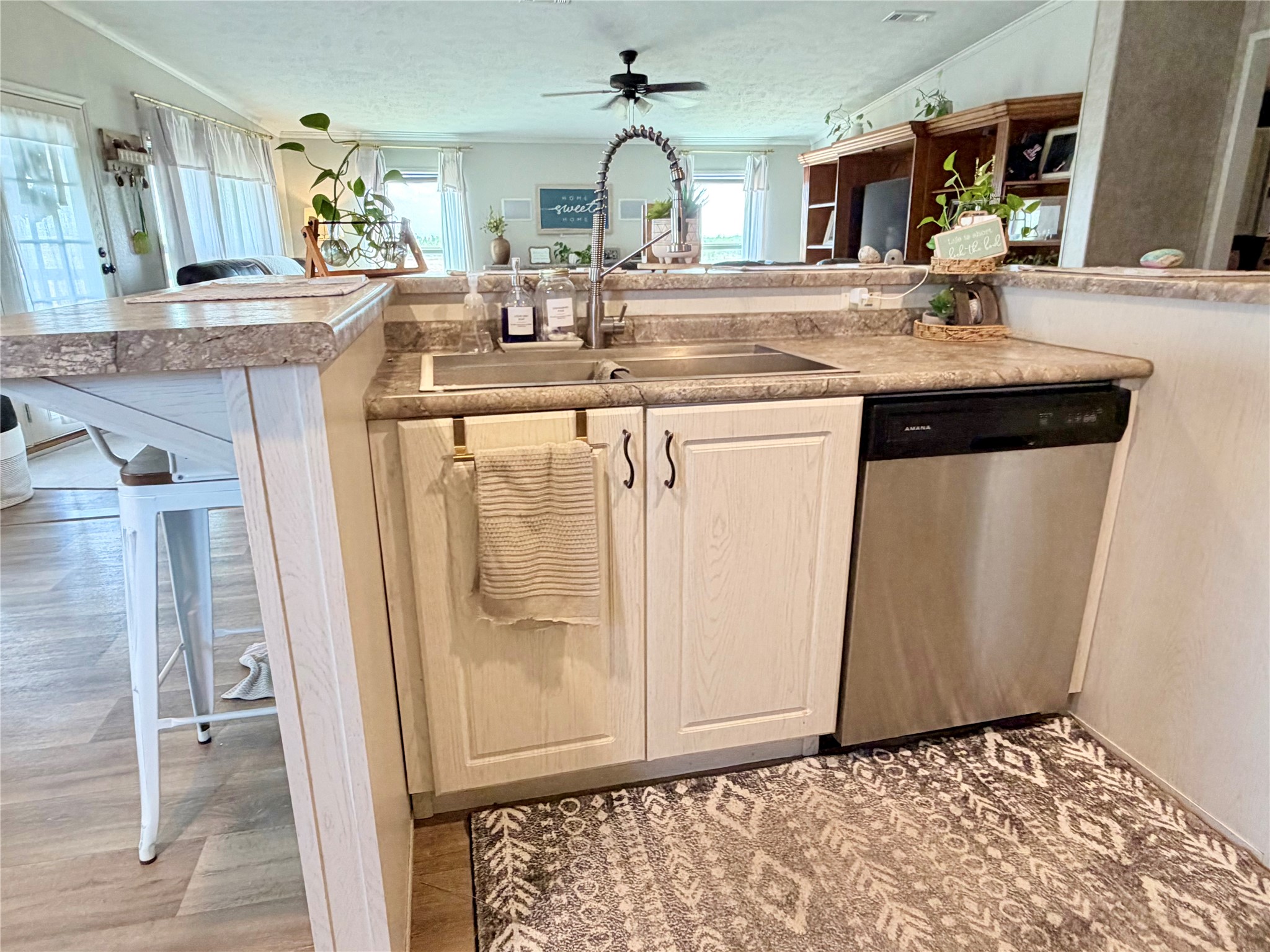 14951 I-35 N Property Photo 10