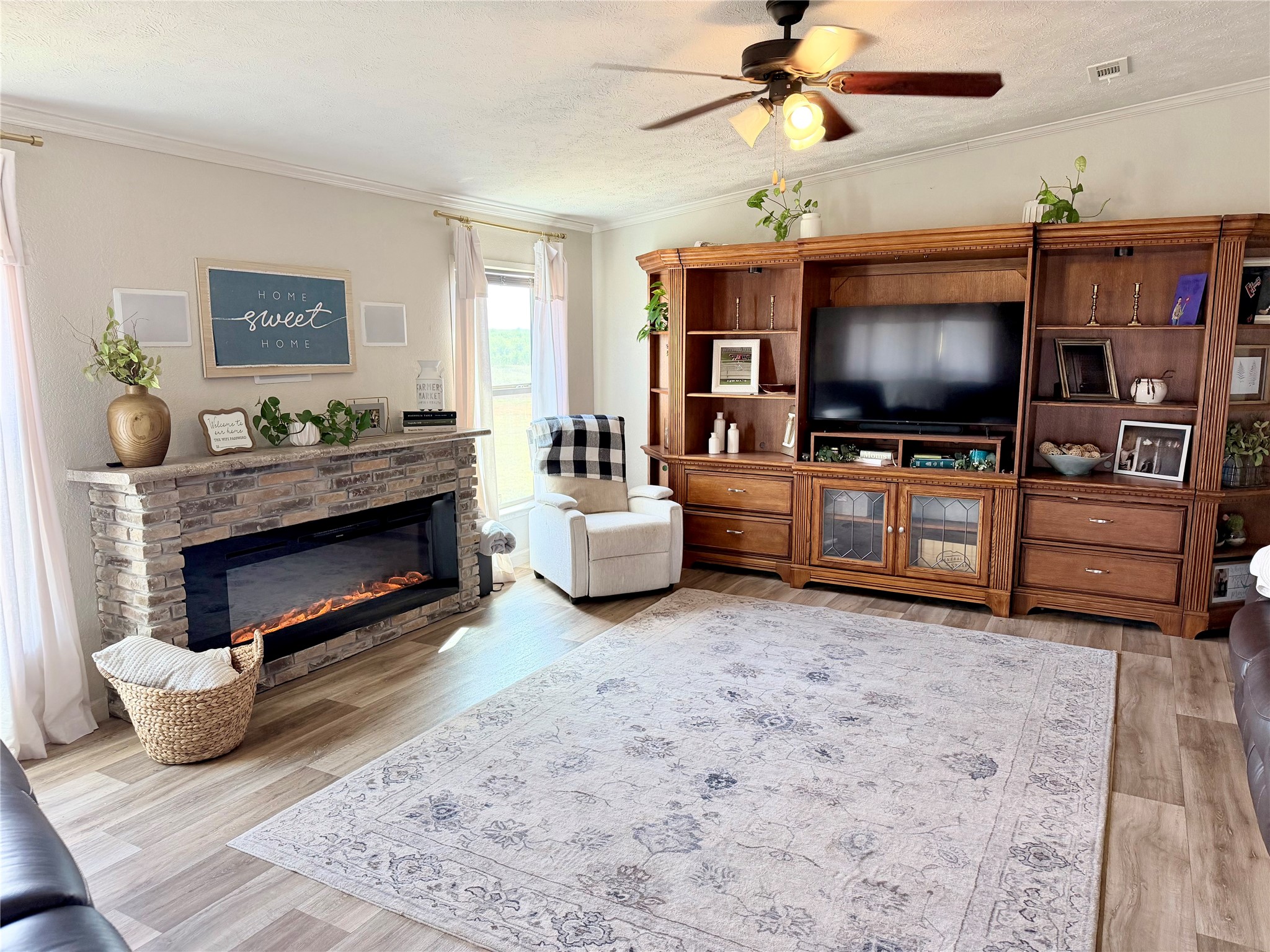 14951 I-35 N Property Photo 14