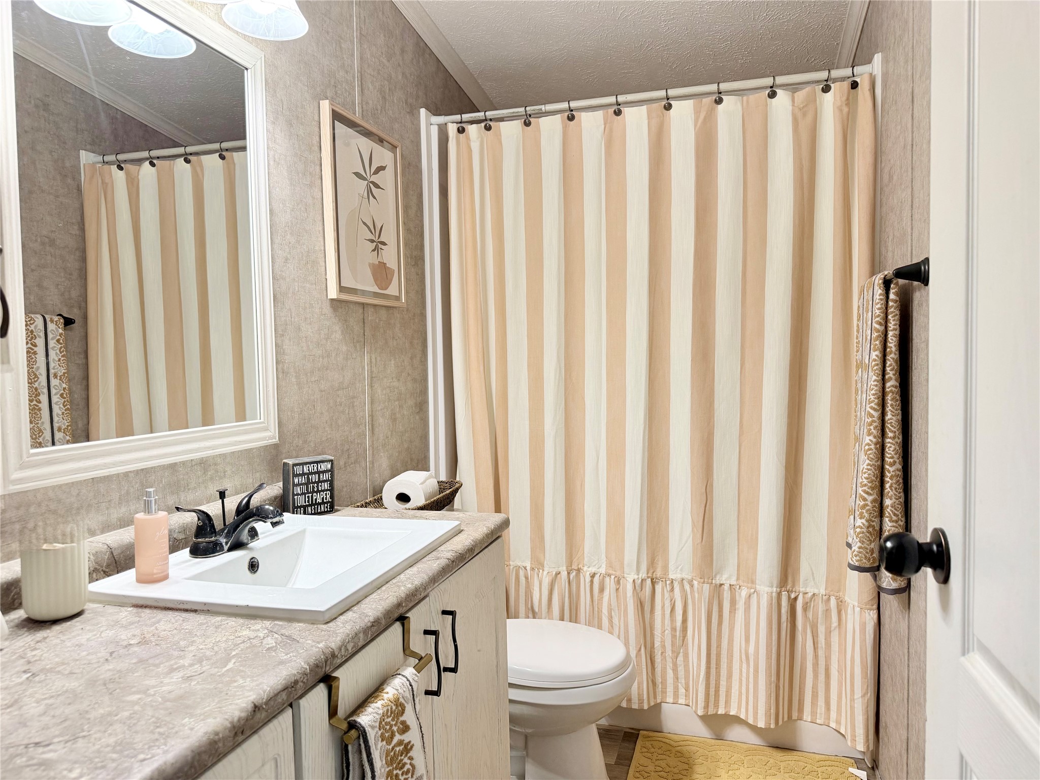 14951 I-35 N Property Photo 17