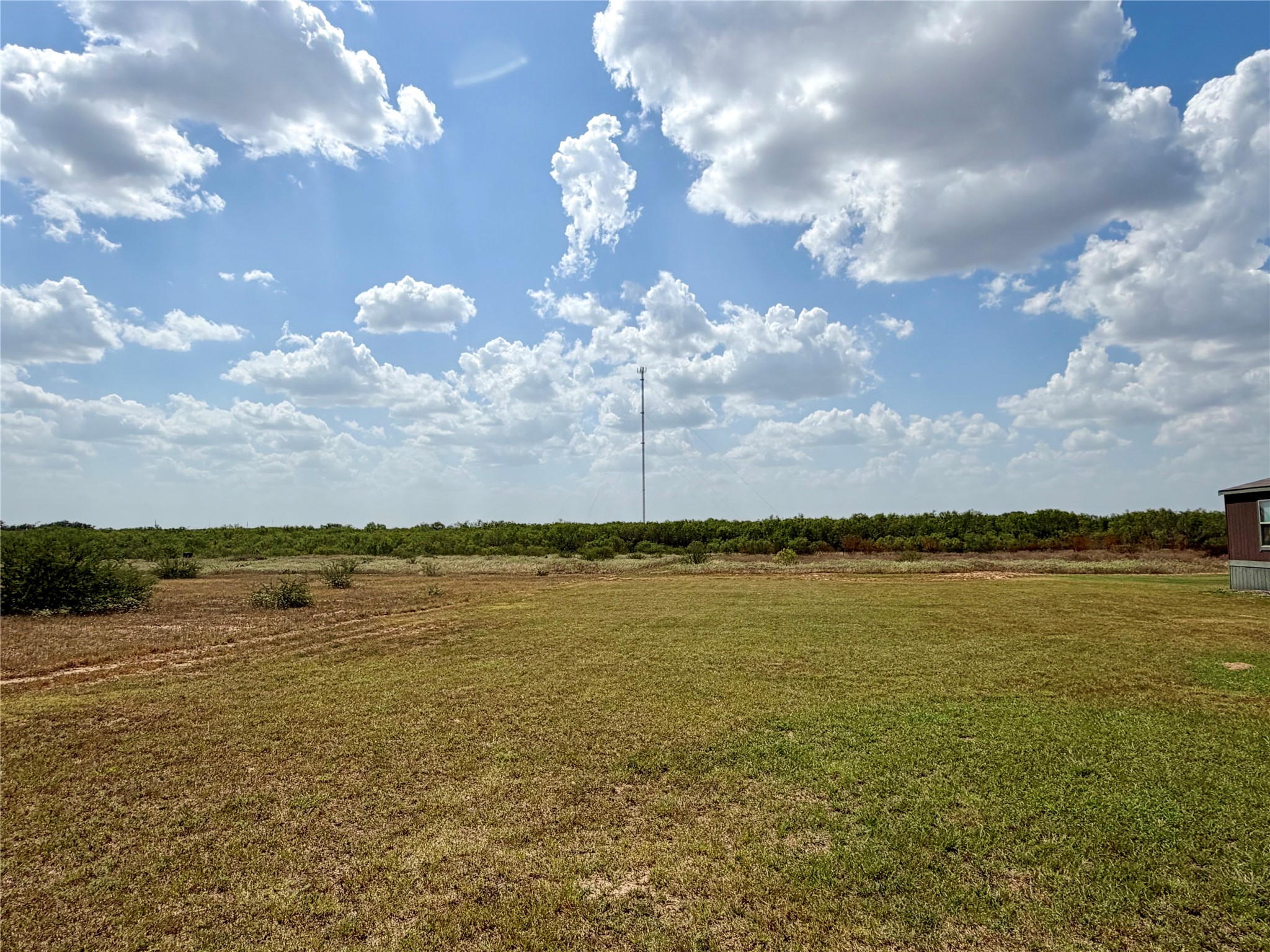 14951 I-35 N Property Photo 27