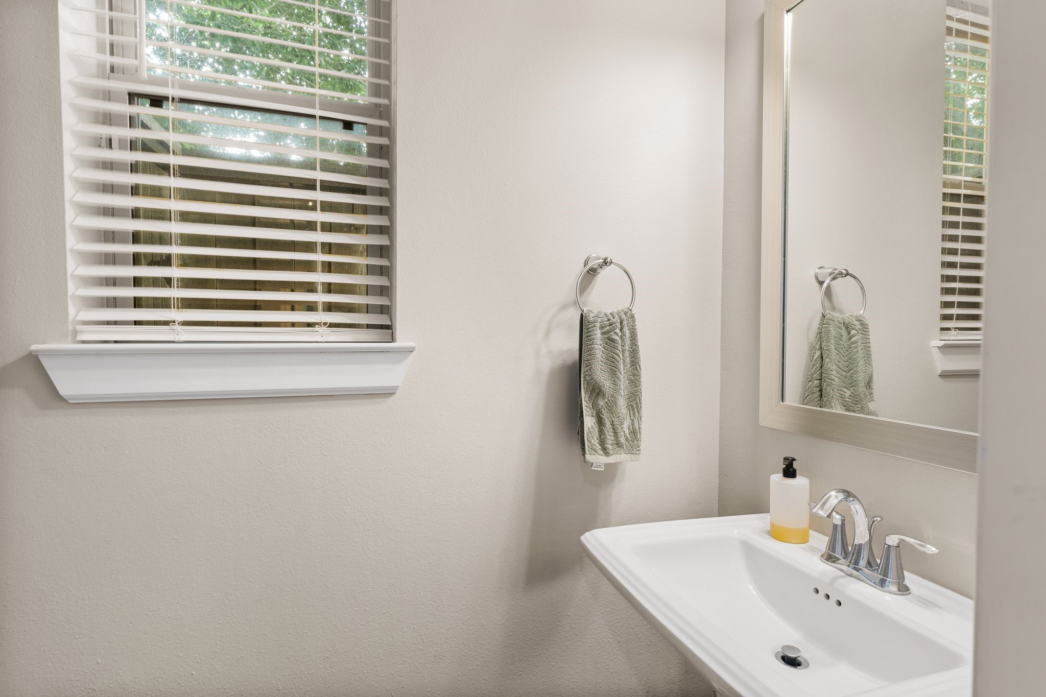 8904 Aventino Way Property Photo 13