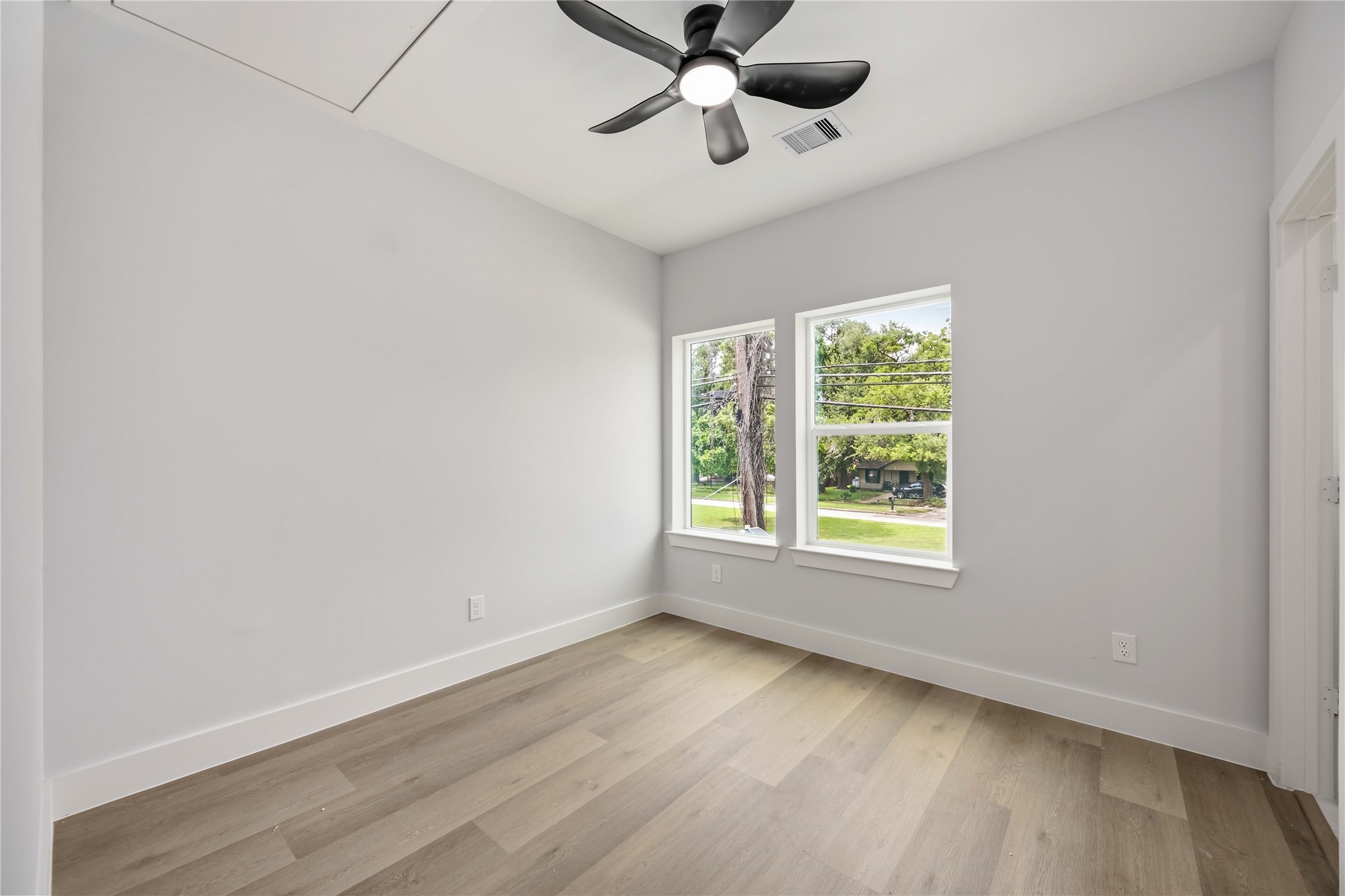 7611 Lawn Street D Property Photo 15