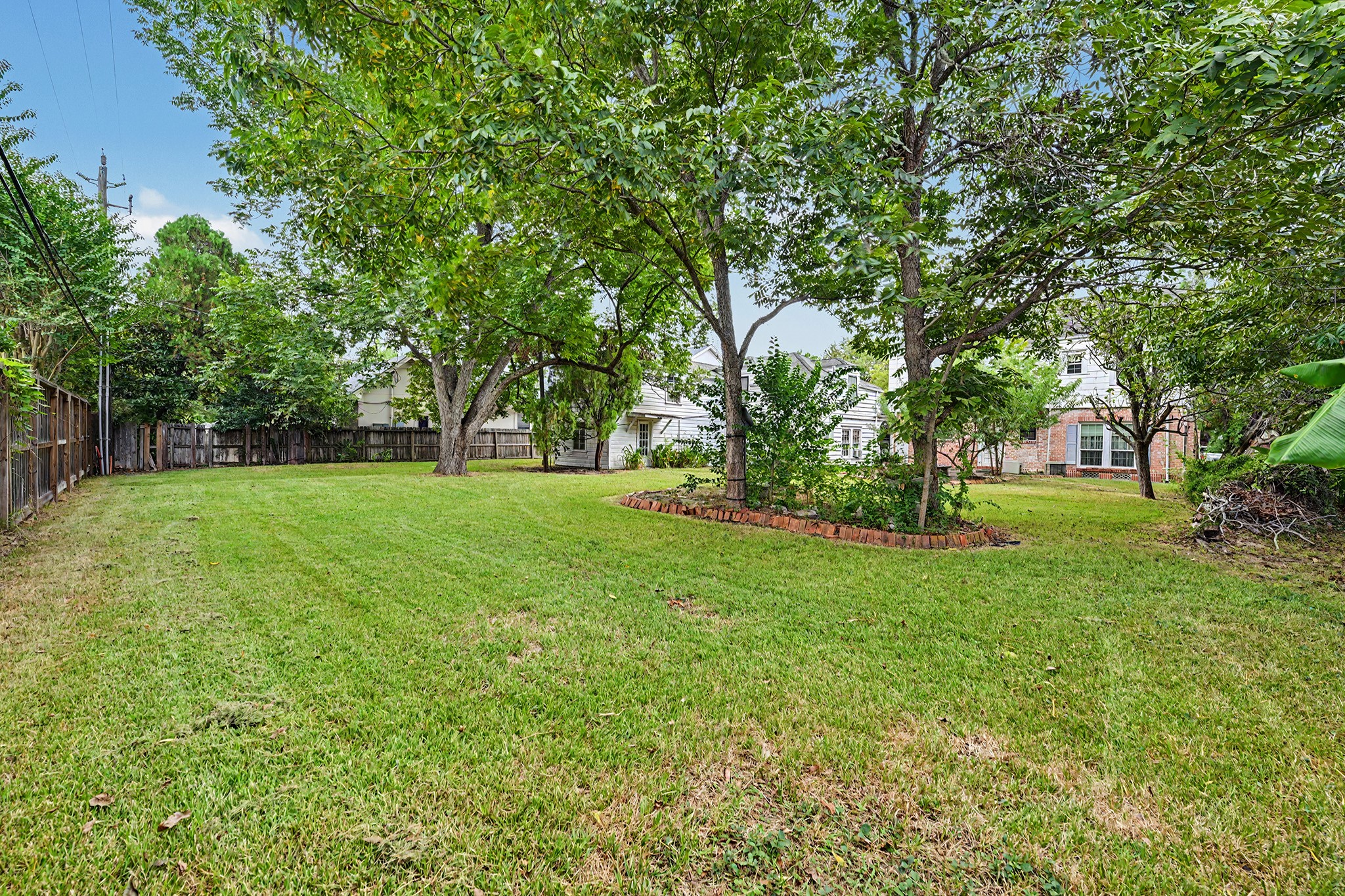 3736 Bellaire Boulevard Property Photo 11