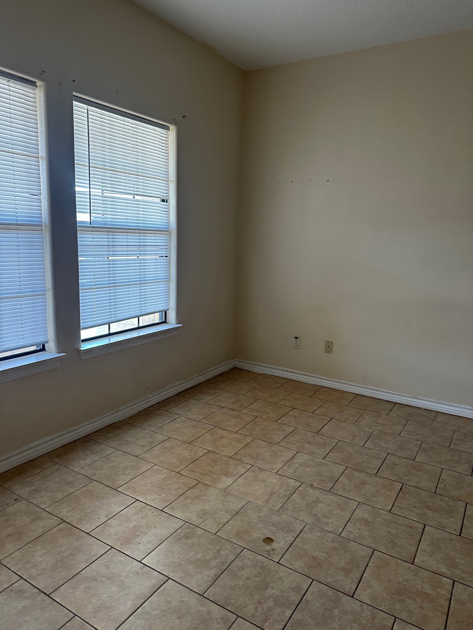 107 Oak Park Drive Property Photo 5