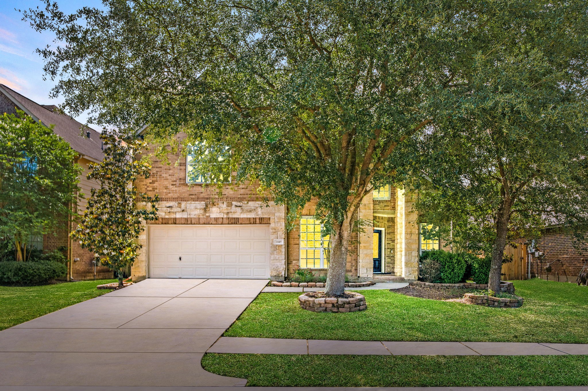 2107 Pearl Bay Court Property Photo 1
