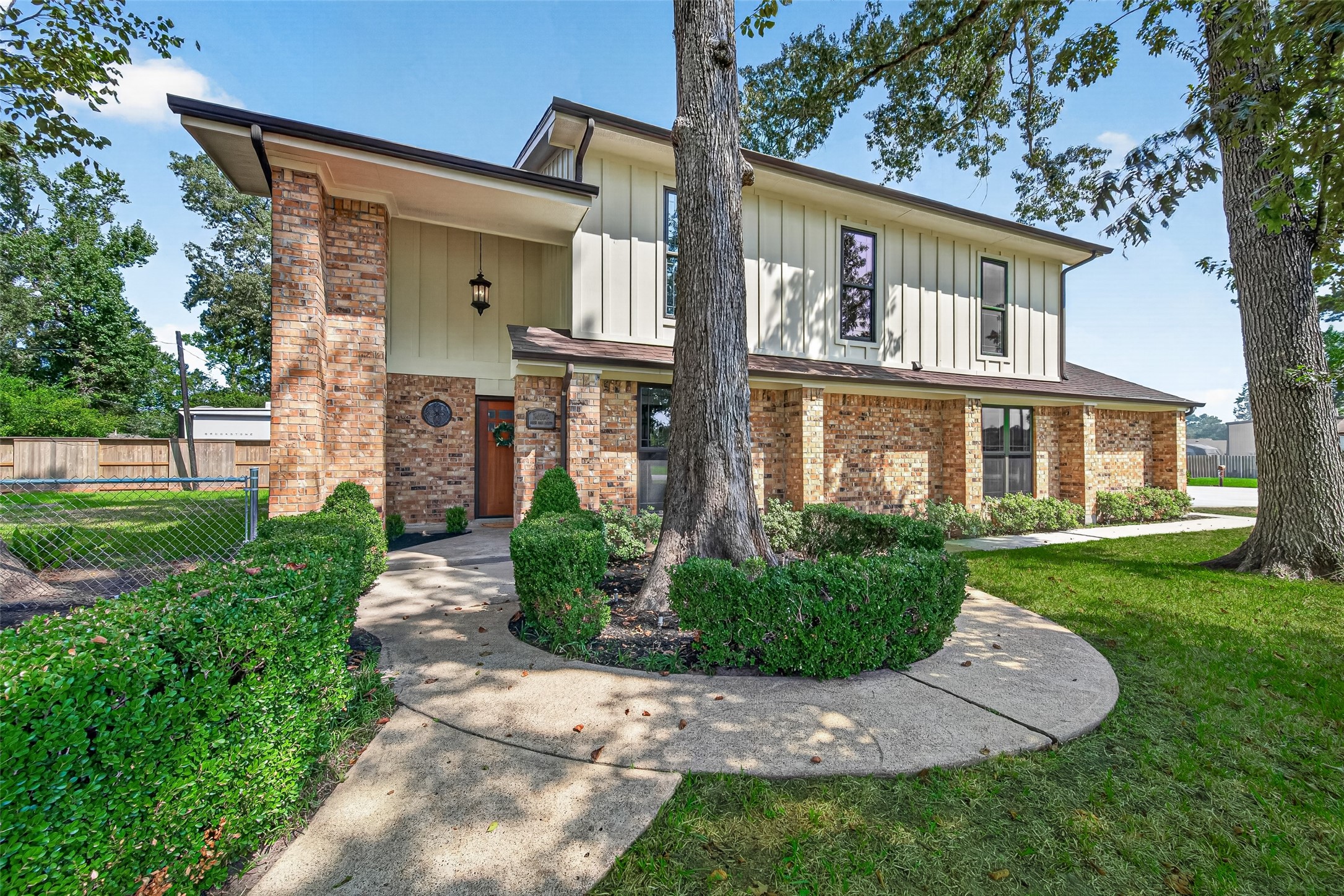 24102 Shin Oak Drive Property Photo 2