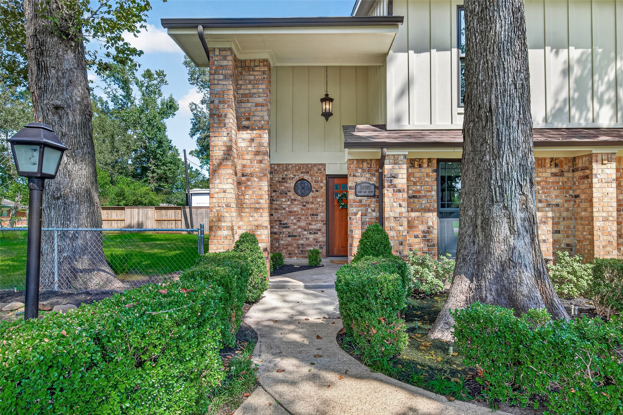 24102 Shin Oak Drive Property Photo 3