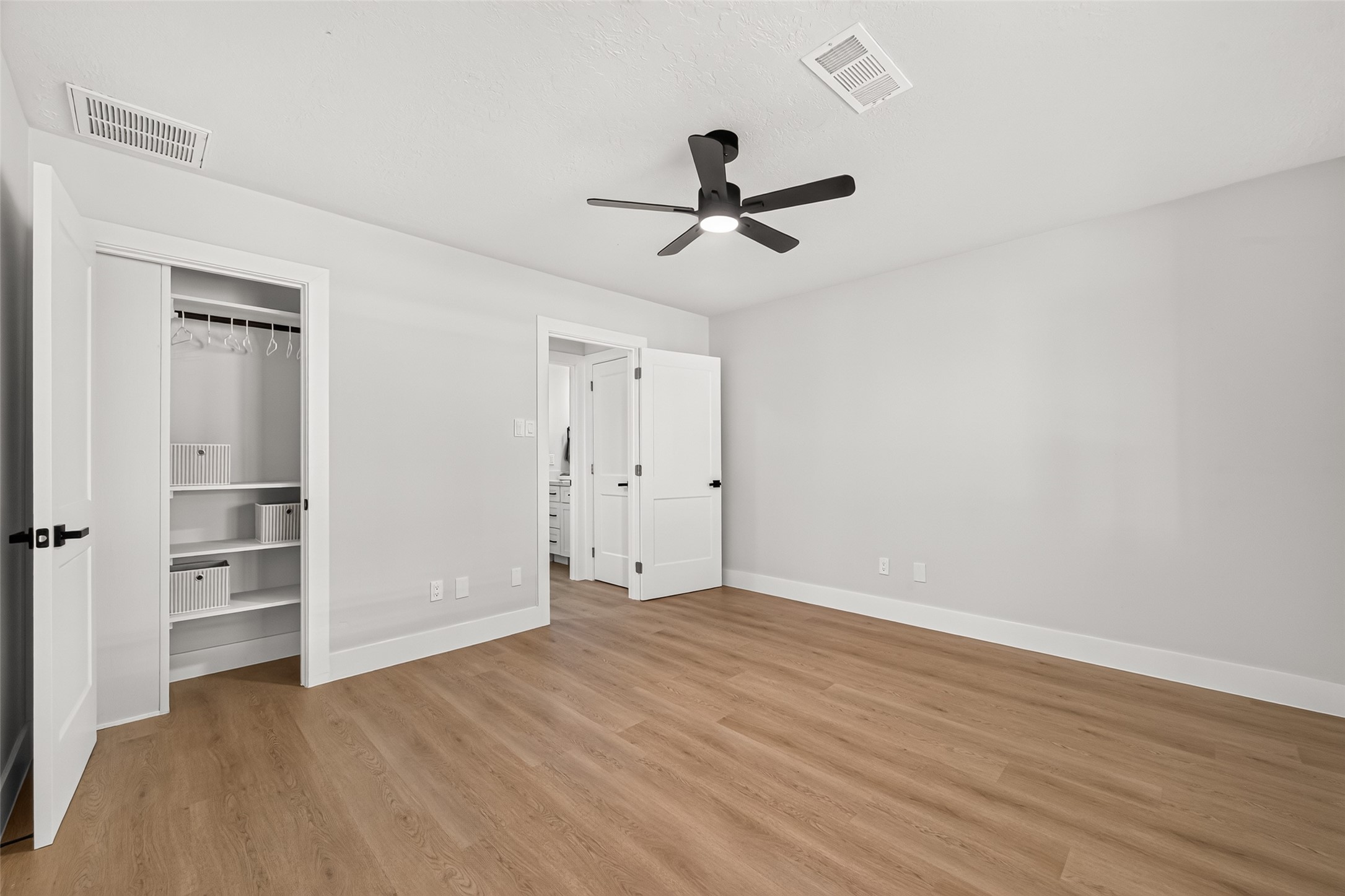 24102 Shin Oak Drive Property Photo 20
