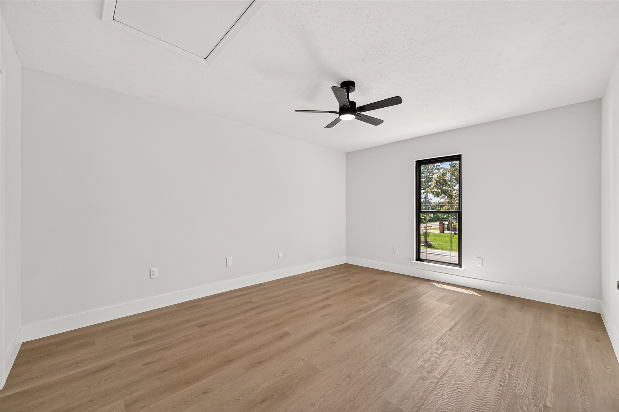 24102 Shin Oak Drive Property Photo 33