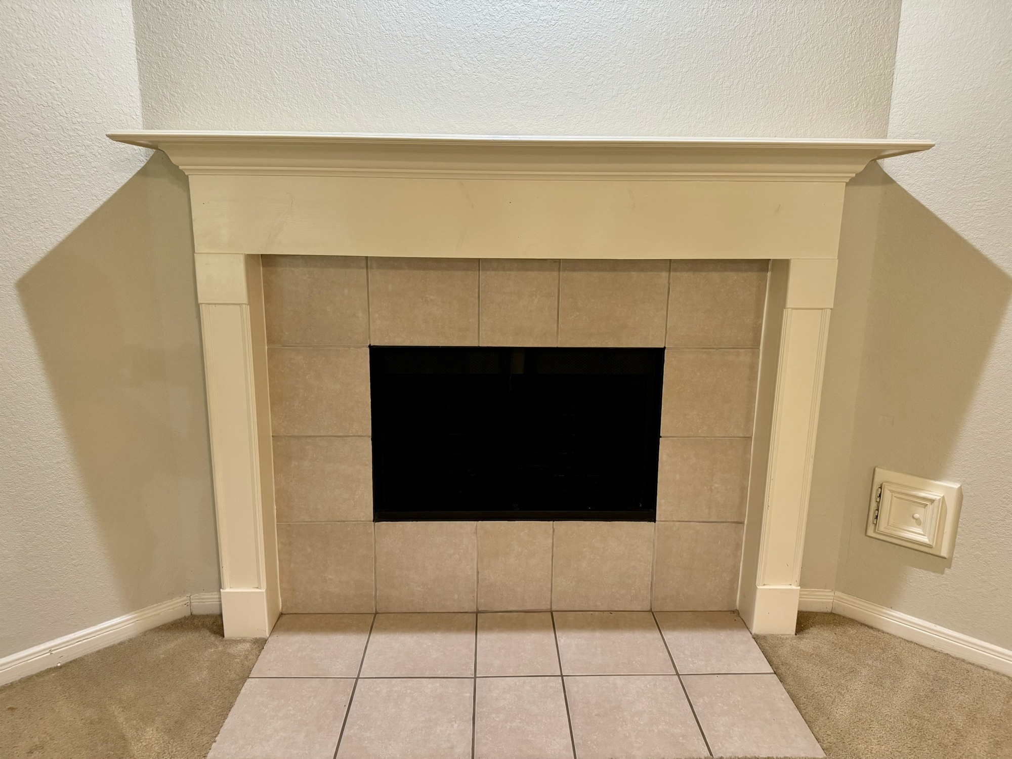 202 Almond Drive Property Photo 4