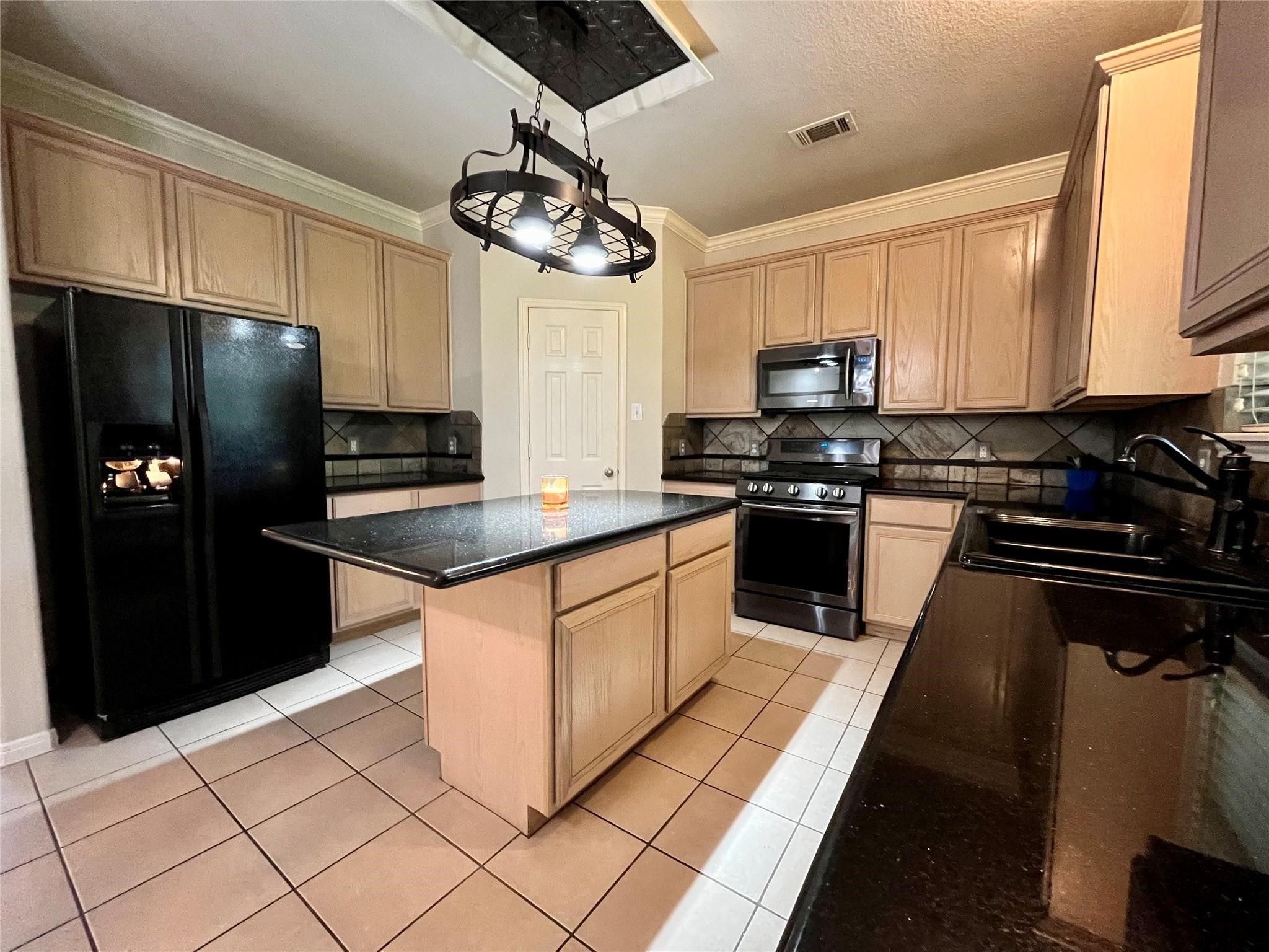 202 Almond Drive Property Photo 5