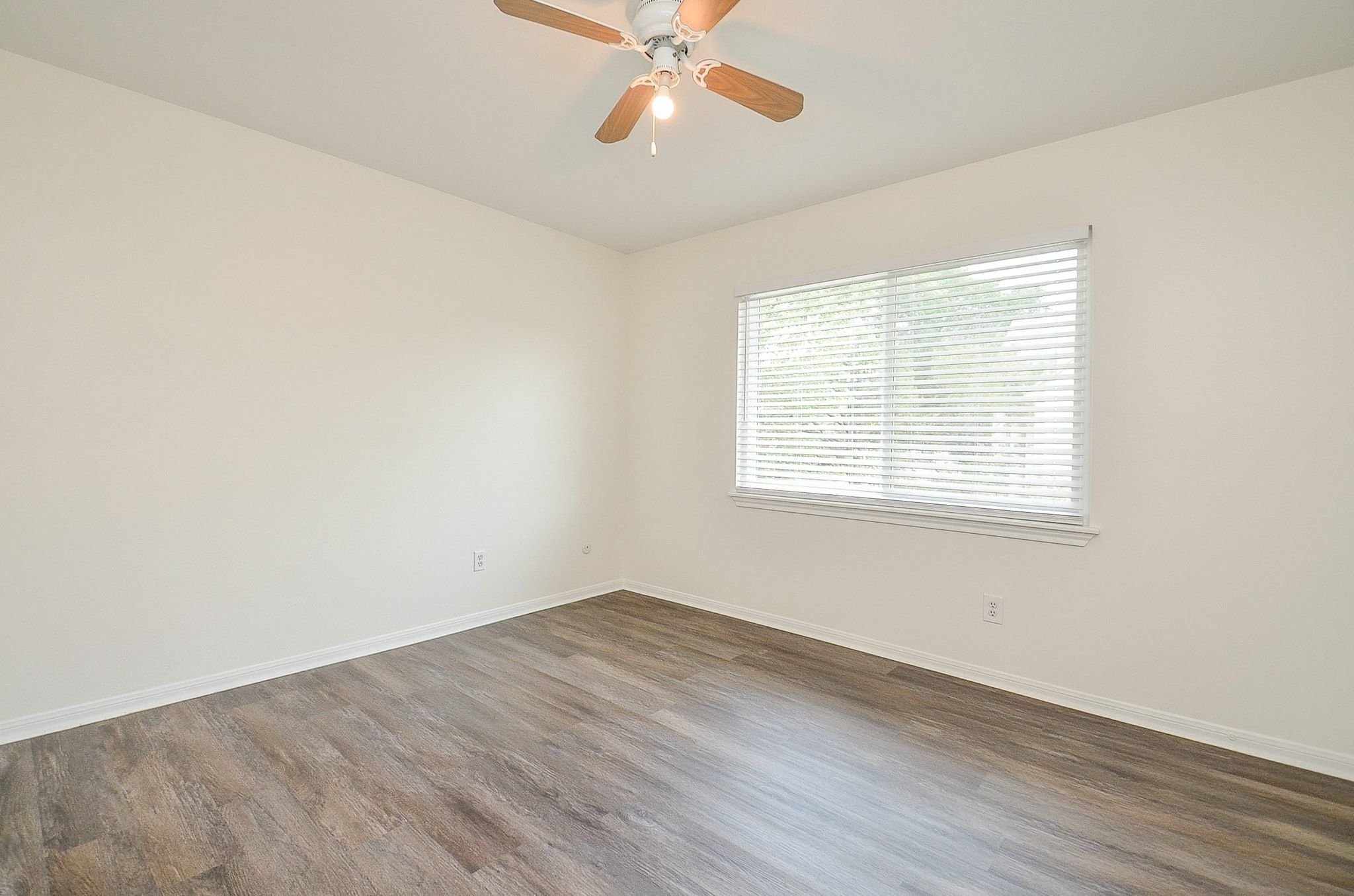 15614 Dawnbrook Drive Property Photo 28