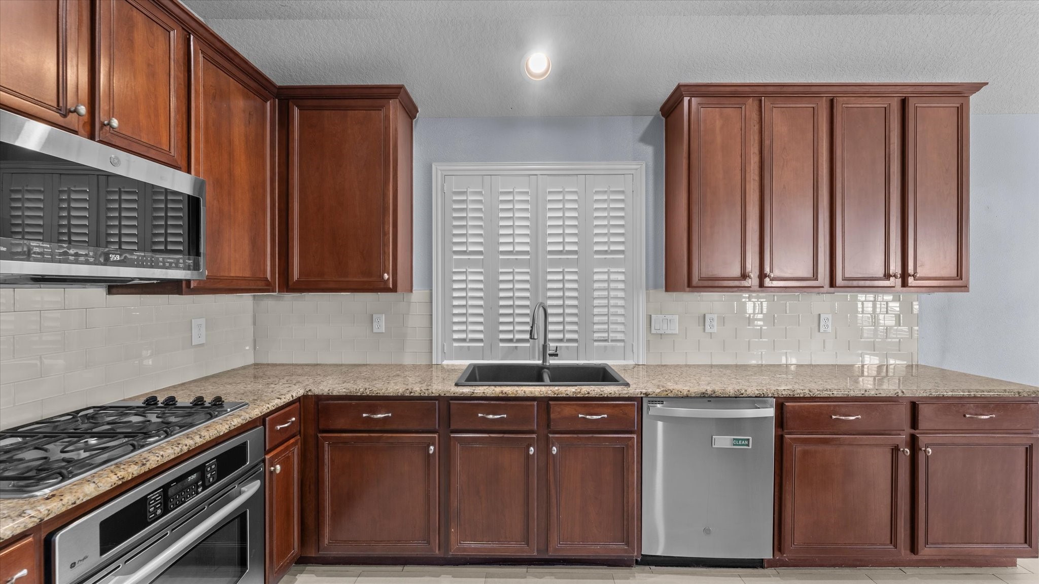 7318 Hickory Canyon Court Property Photo 13