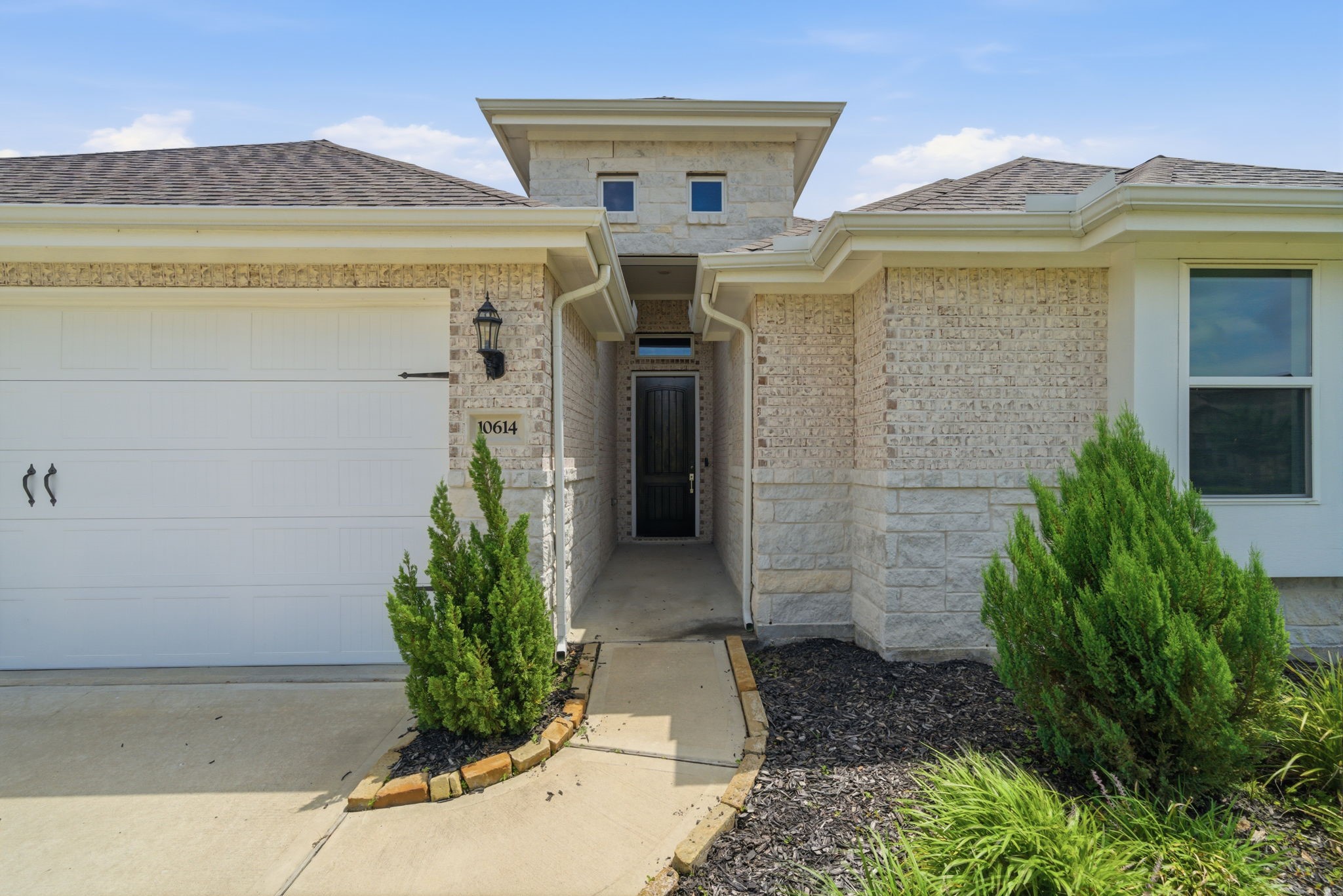 10614 Hazel Hills Drive Property Photo 2