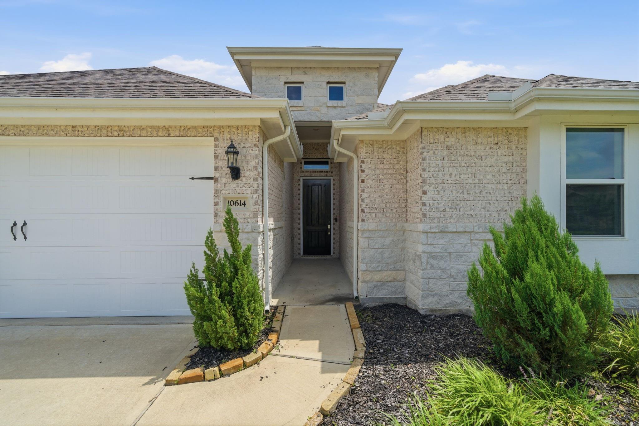 10614 Hazel Hills Drive Property Photo 2