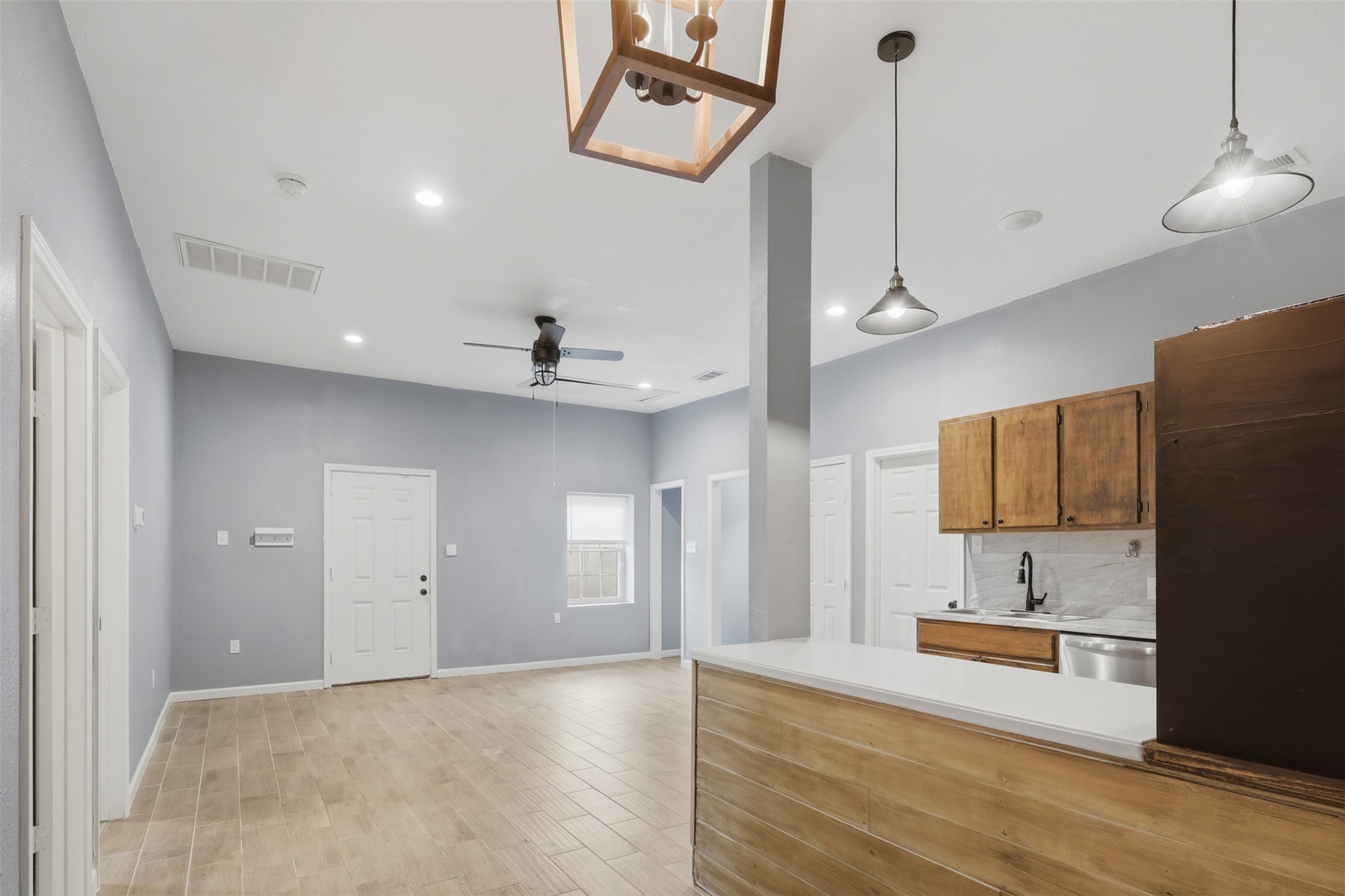 324 Johnson Street B Property Photo 9