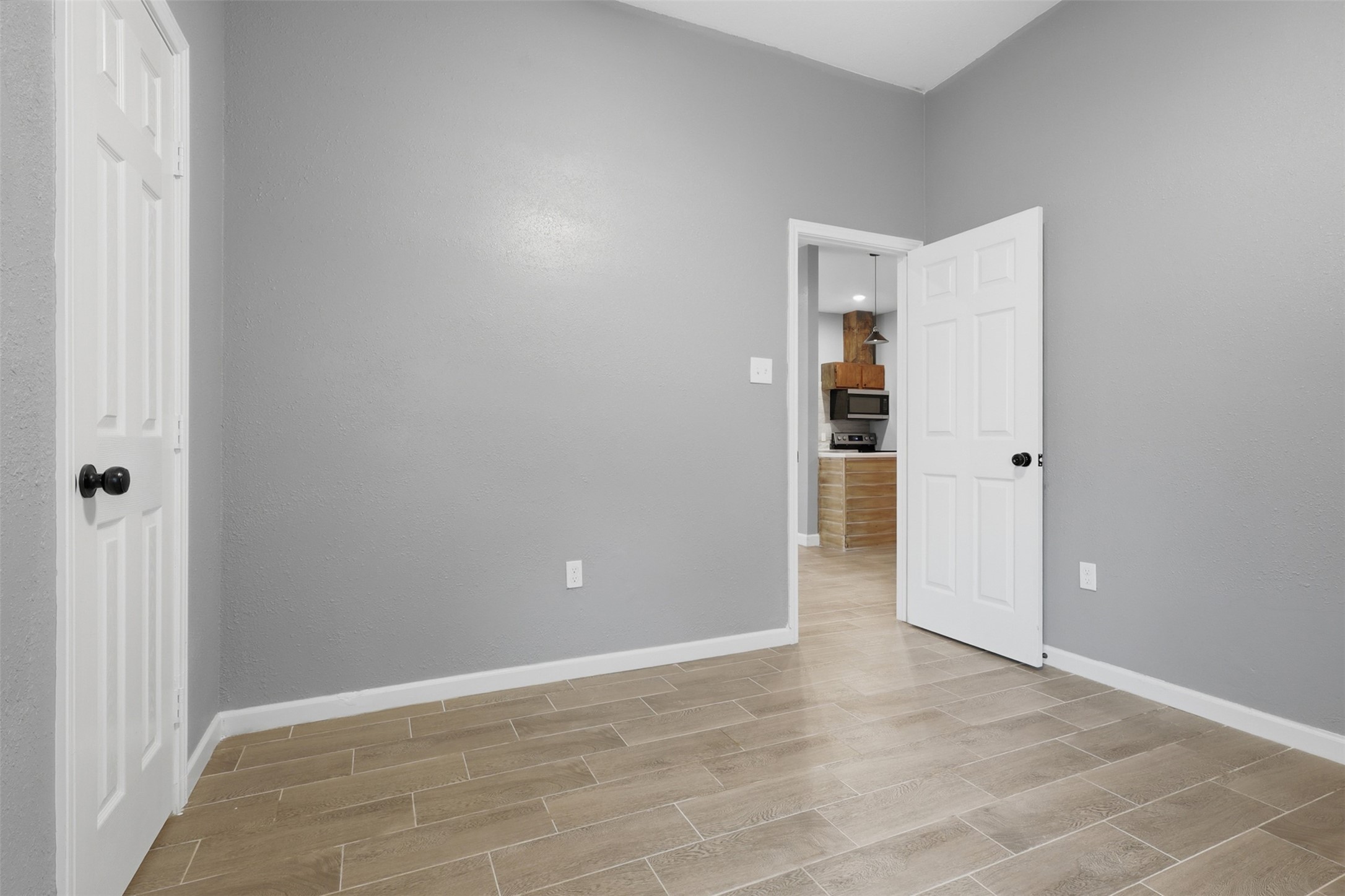324 Johnson Street B Property Photo 15