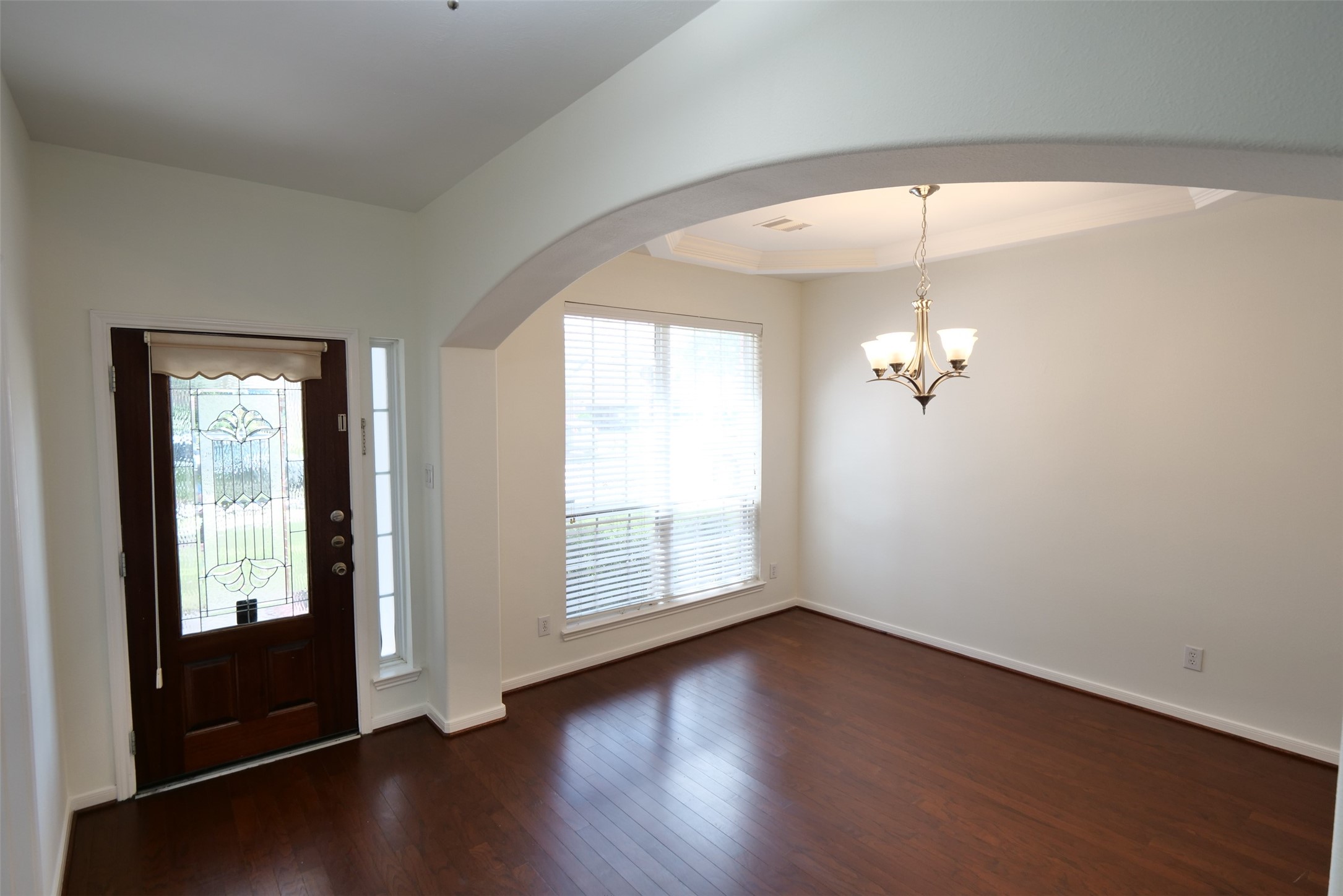 6119 Lakenshire Falls Lane Property Photo 3