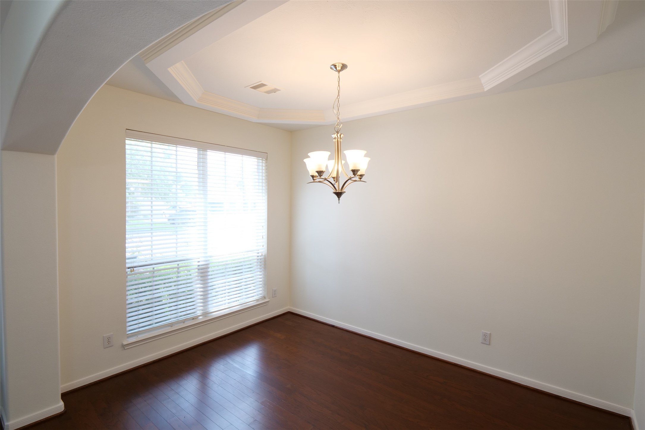6119 Lakenshire Falls Lane Property Photo 4